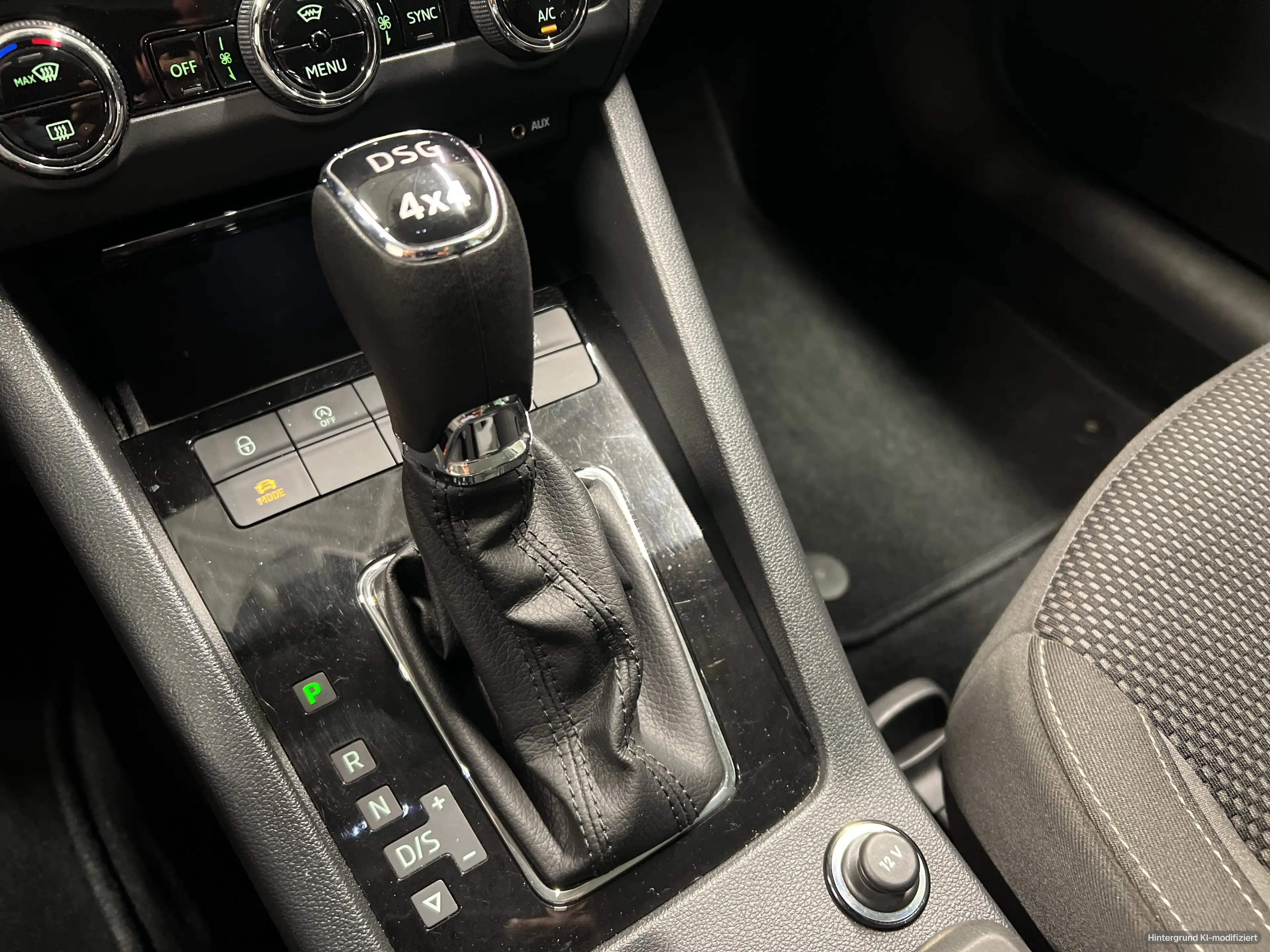 Skoda Octavia Combi 2.0 TDI 4x4 DSG Scout DAB LED RFK — photo 14