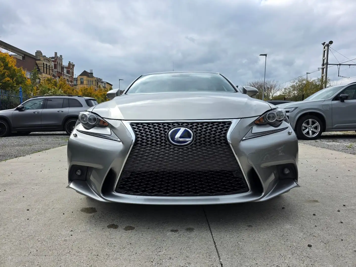 Lexus IS 300 Lexus IS 300h F-Sport Line - 2.5i Hybride E-CVT Stříbrná - 2