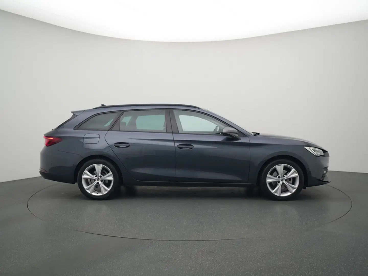 SEAT Leon Sportstourer FR DSG AHK NAVI VIRT LED SH Grau - 2