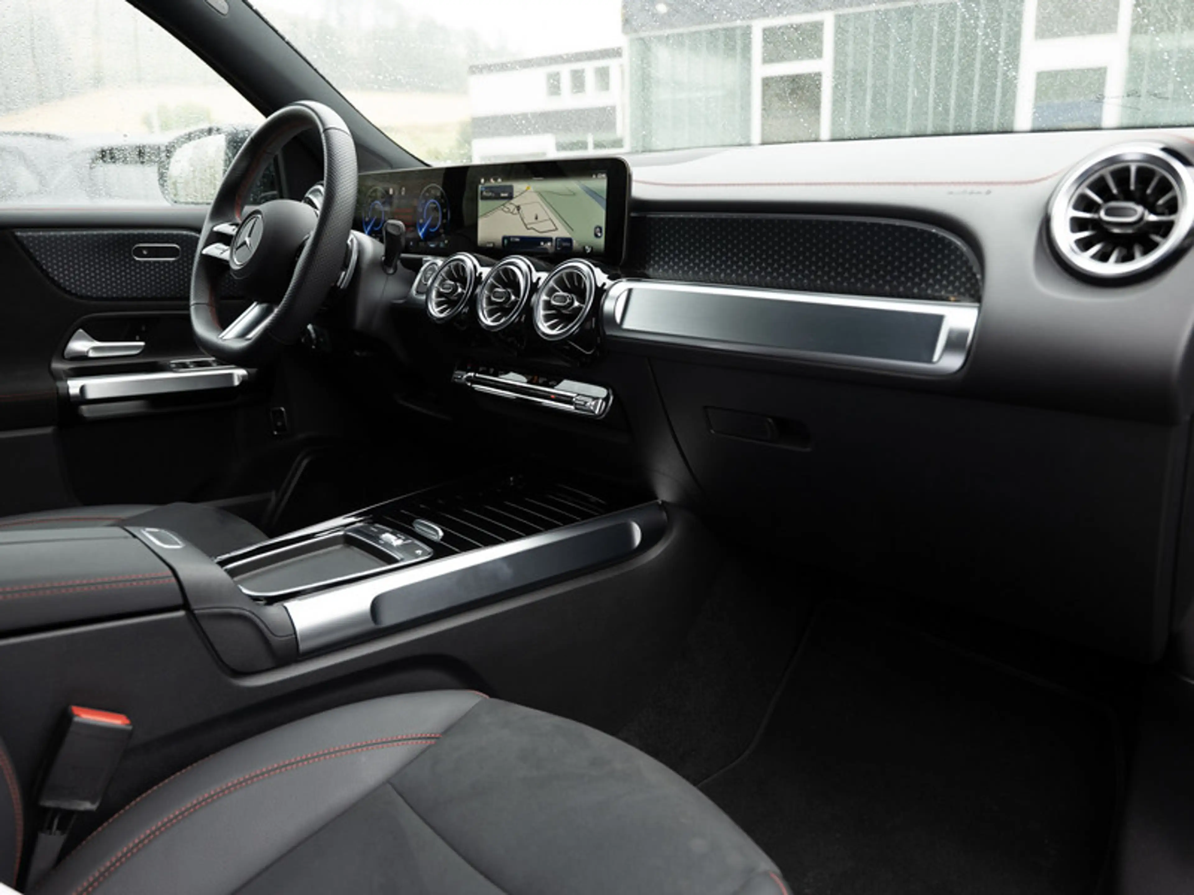 Mercedes-Benz EQB 350 4M AMG-Sport/LED/Cam/Night/Totw/Winter — photo 3