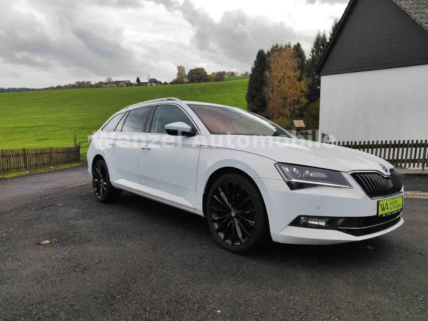 Skoda Superb Combi Style *KAM*SH*NAVI*19ZOLL*DSG* Blanc - 1