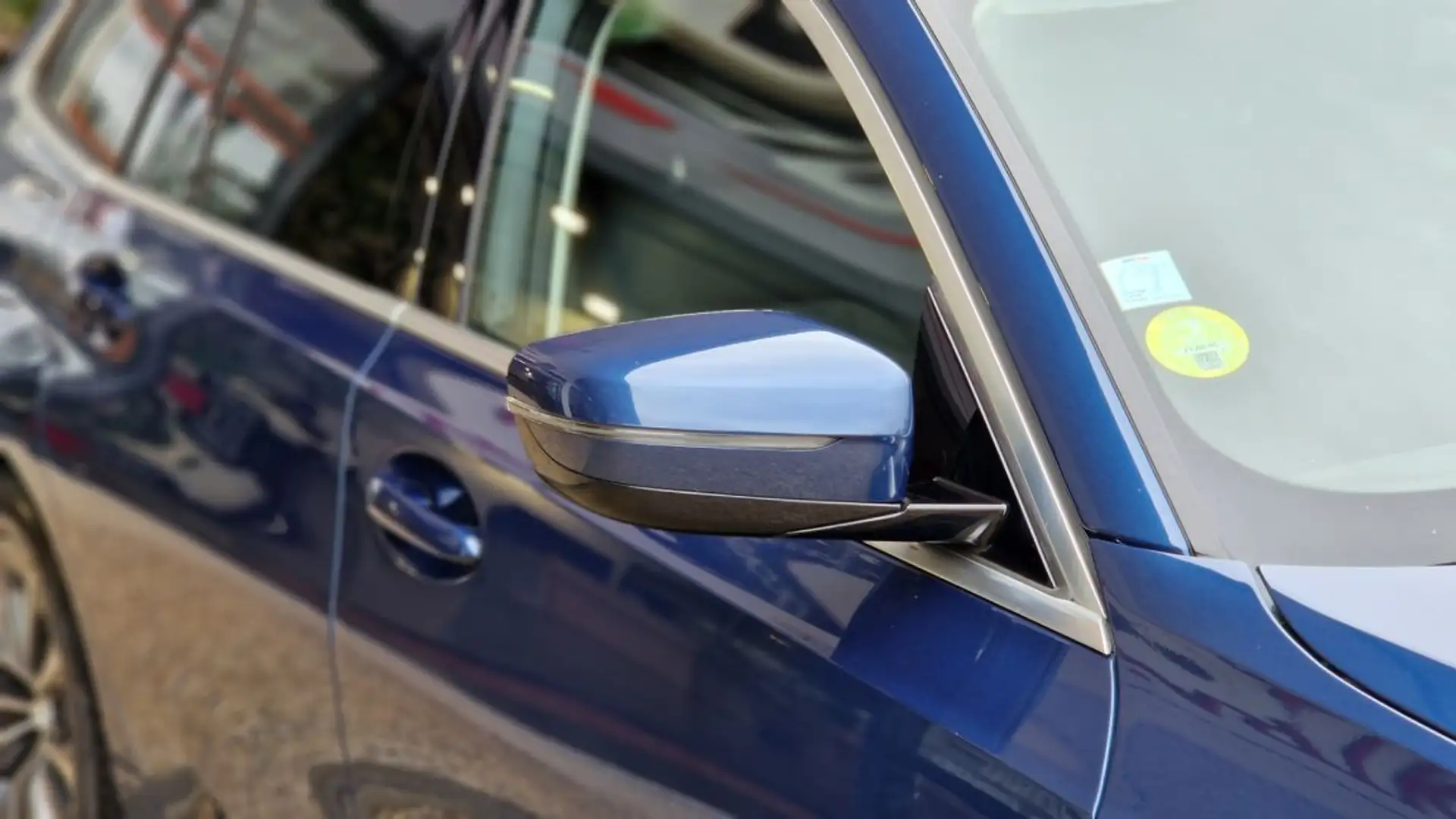 BMW 316 316 Touring 122 ch BVA8 Lounge Niebieski - 2