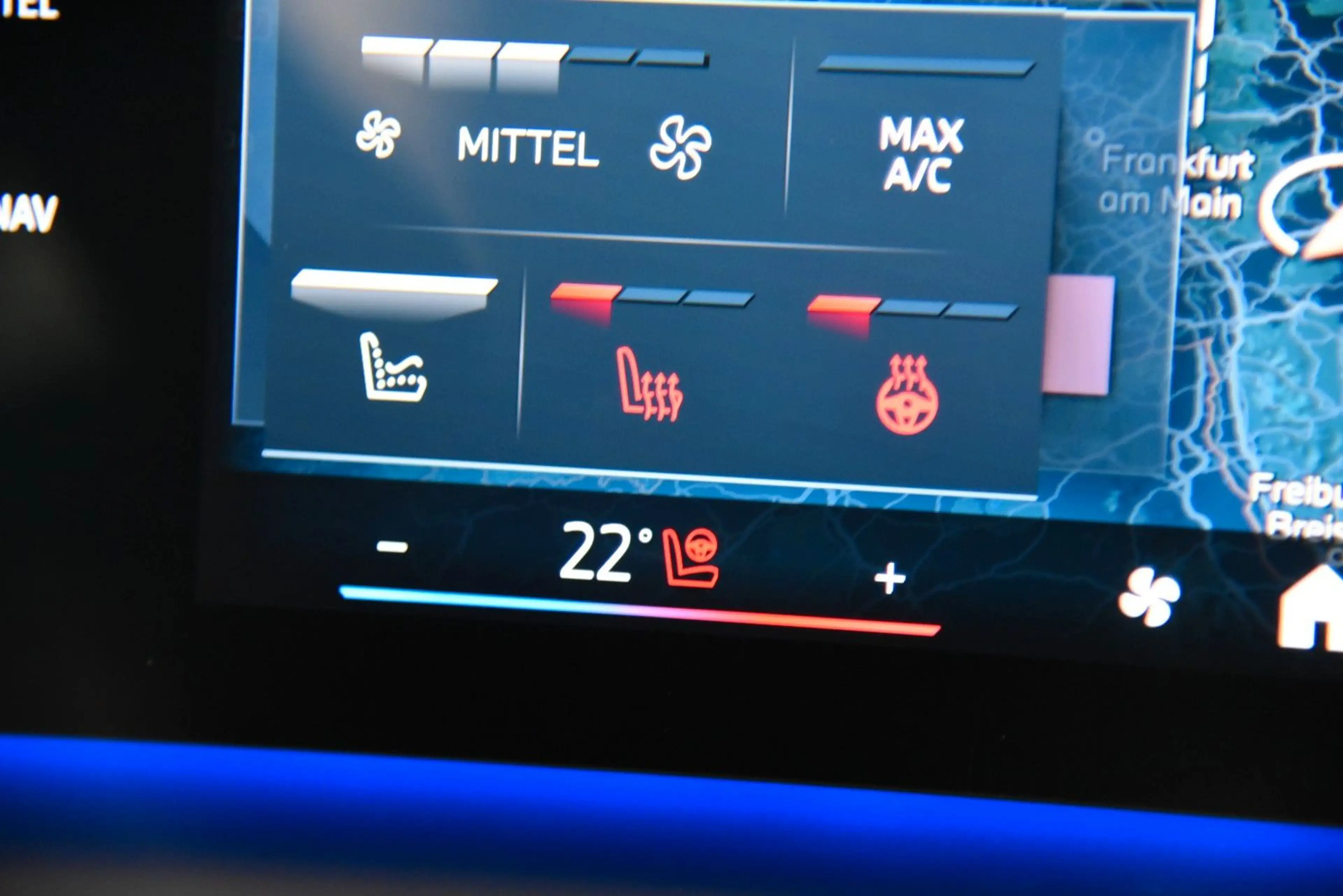 BMW 120 M Sport Pro HUD H&K LED DriveAss+ ParkAss+ — photo 14