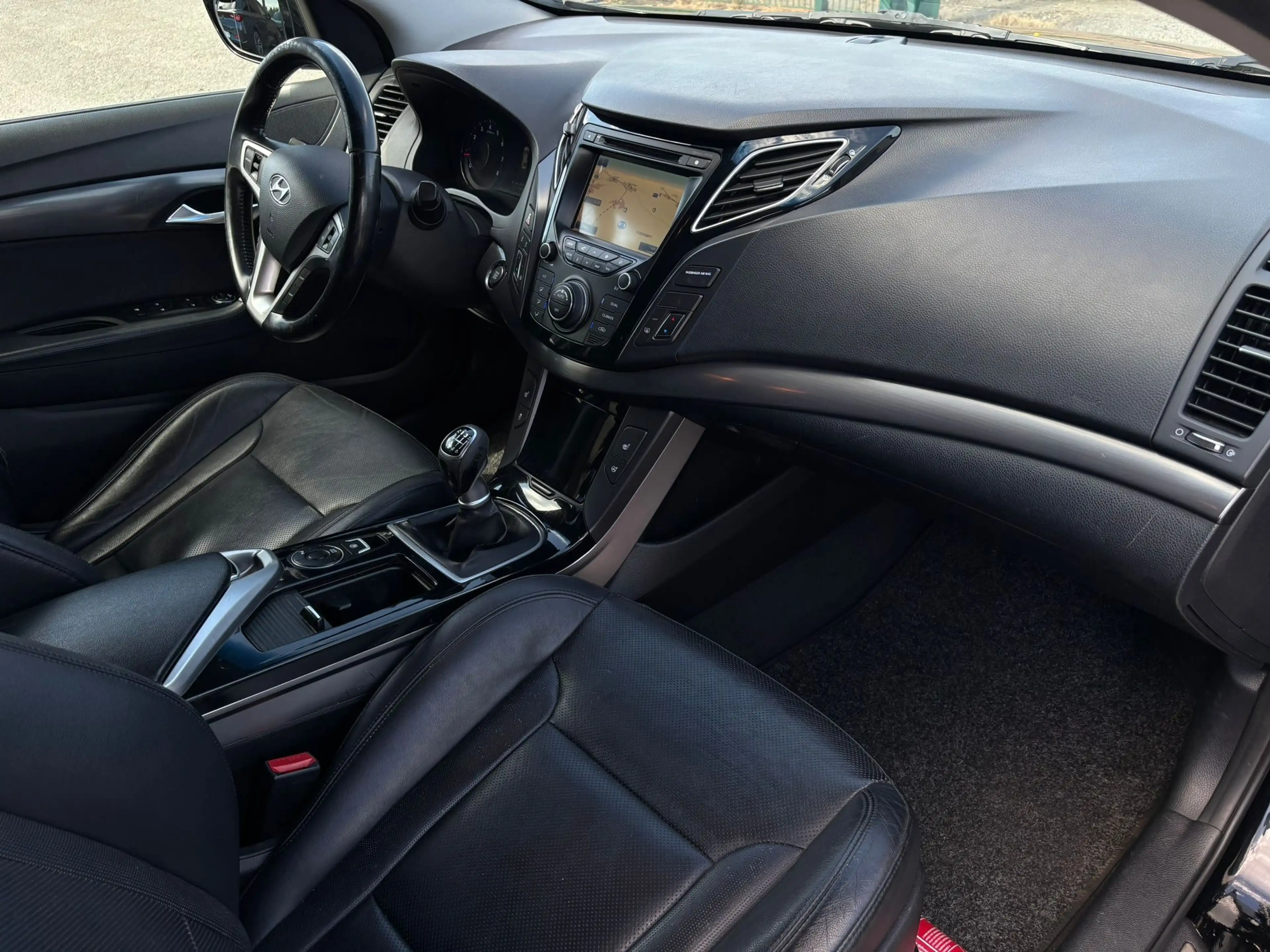 Hyundai i40 Hyundai i40 1.6 Essence Airco GPS — photo 9