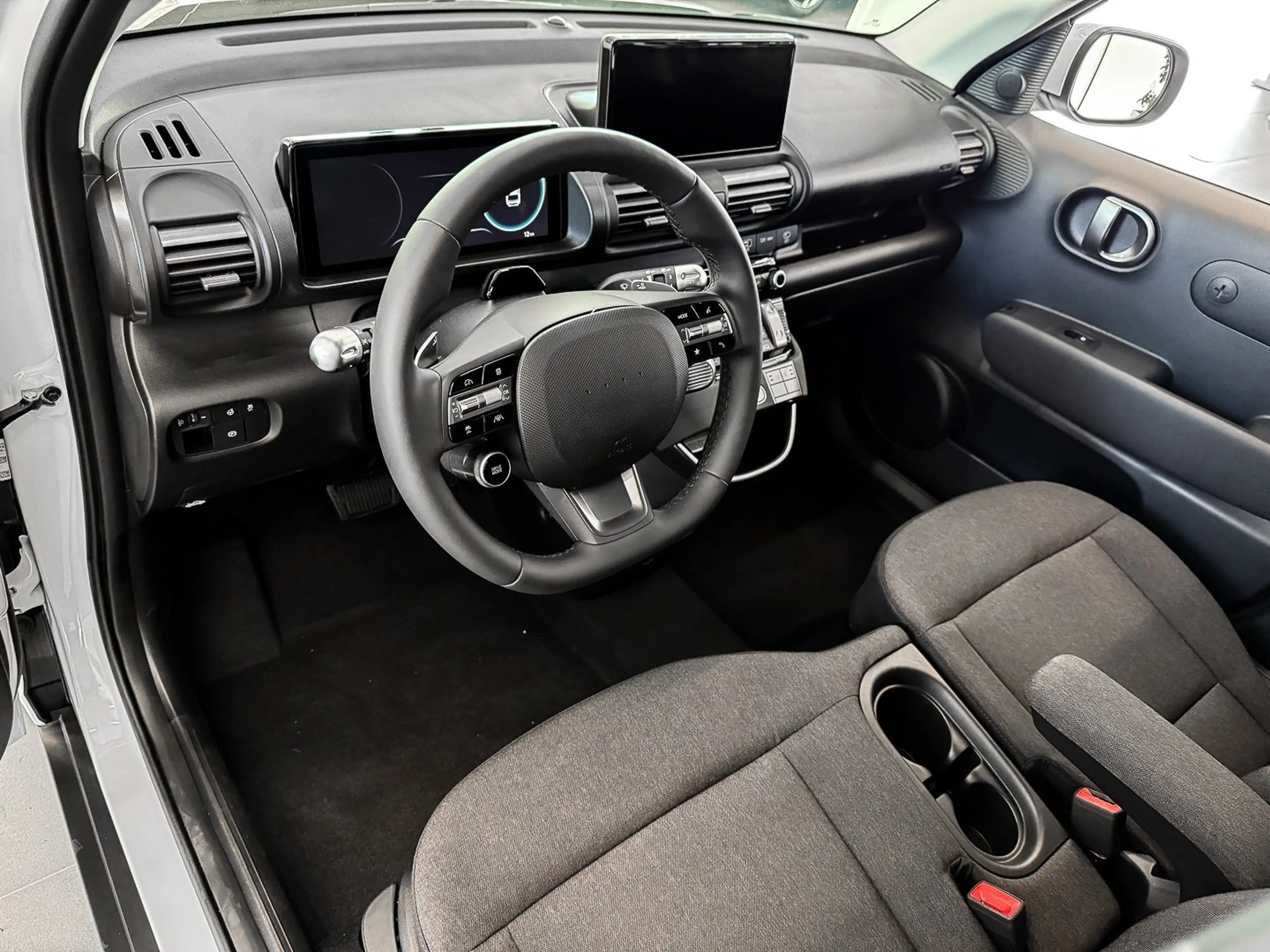 Hyundai Inster EV  42 kWh 97 PS Elektro 71 kW FWD Trend — photo 6