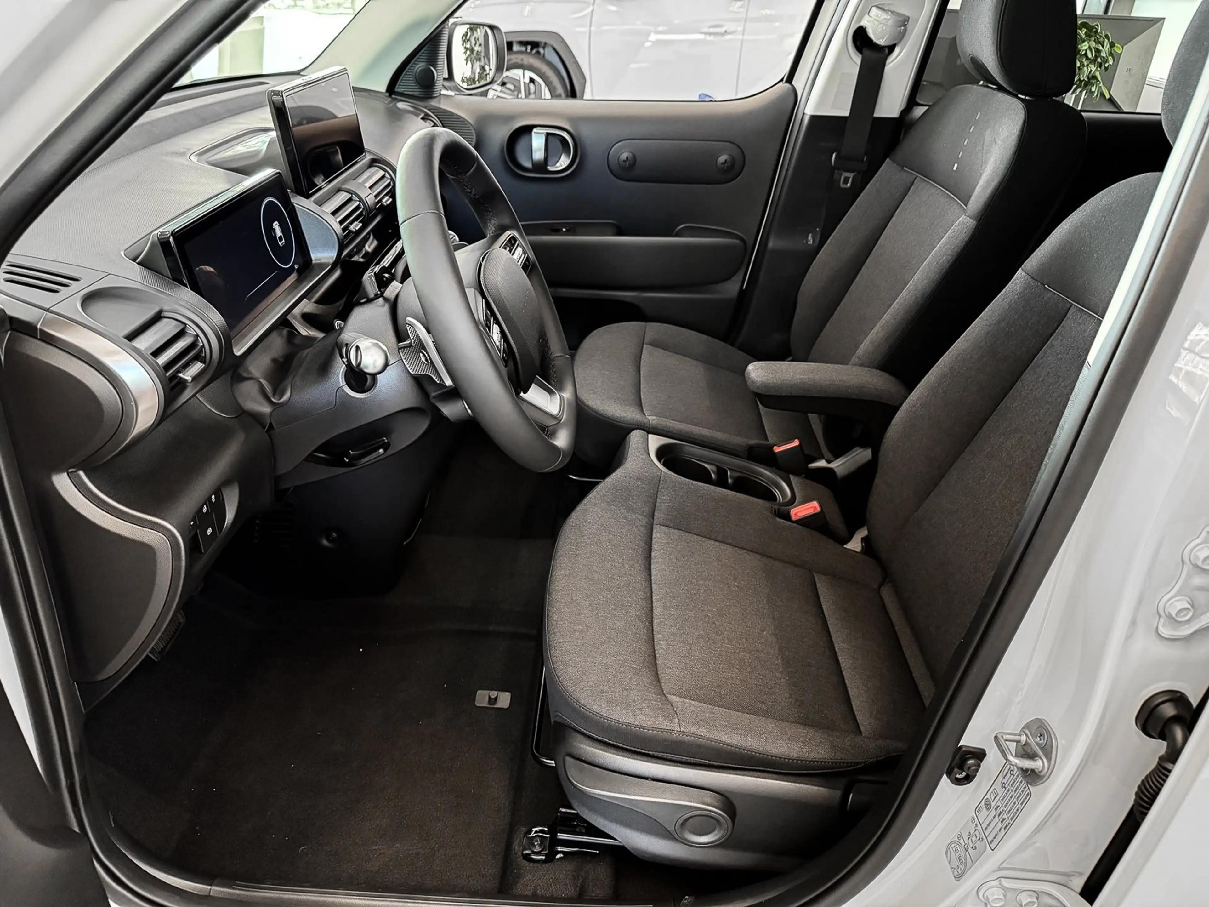 Hyundai Inster EV  42 kWh 97 PS Elektro 71 kW FWD Trend — photo 11