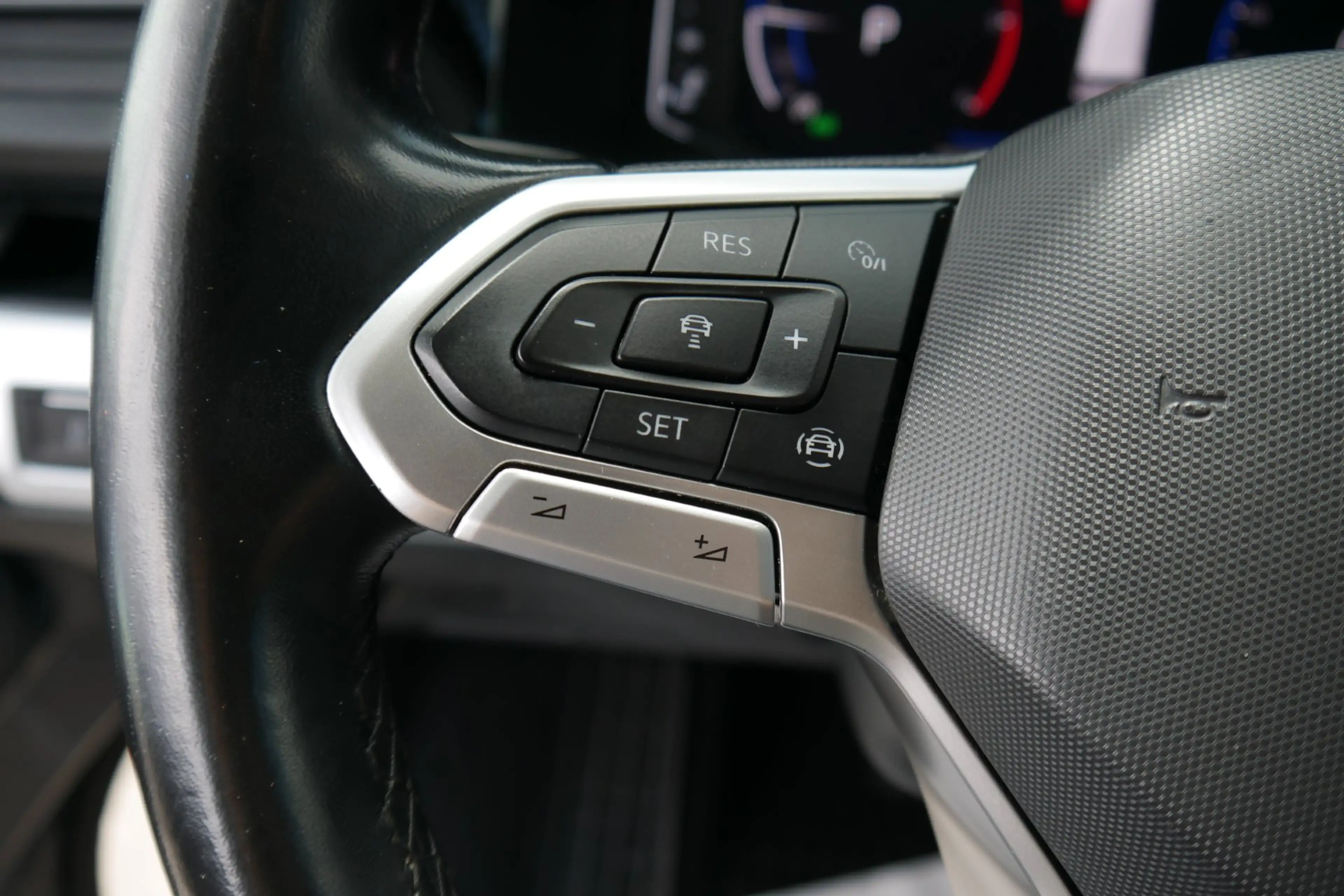 Volkswagen LT Multivan Cruise 2,0 TDI 4Motion DSG *Cruise/7-Sitze/AHK/Navi/ACC/LED* — photo 12
