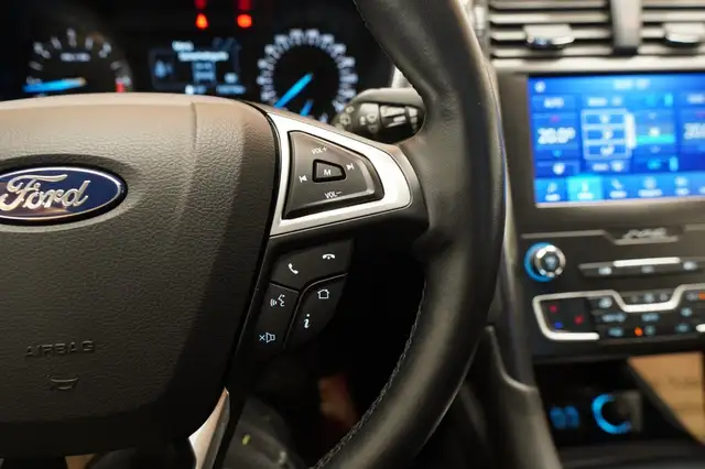Ford Mondeo view 29