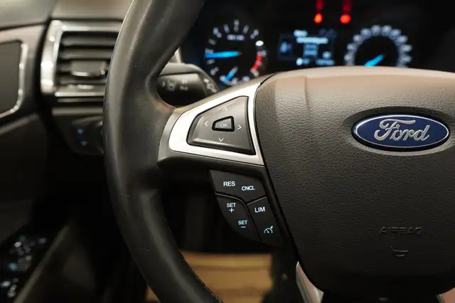 Ford Mondeo view 28