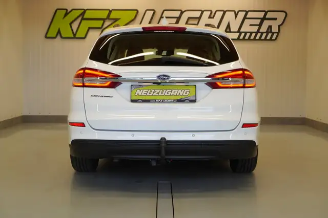 Ford Mondeo view 5