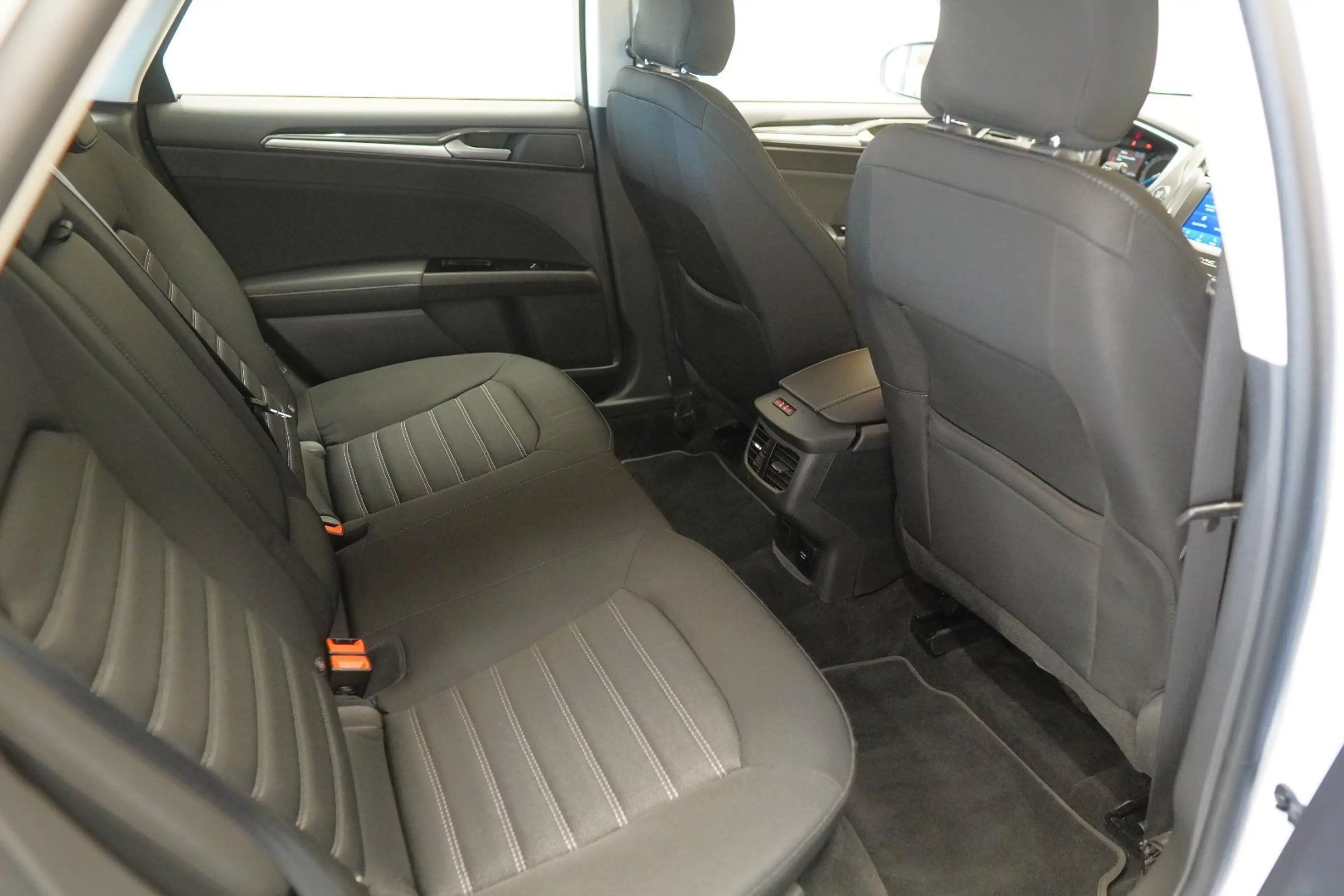 Ford Mondeo Turnier 2.0 EcoBl. "SITZH*NAVI*AHK*ACC" — photo 21