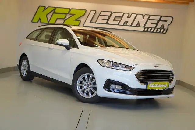 Ford Mondeo view 3