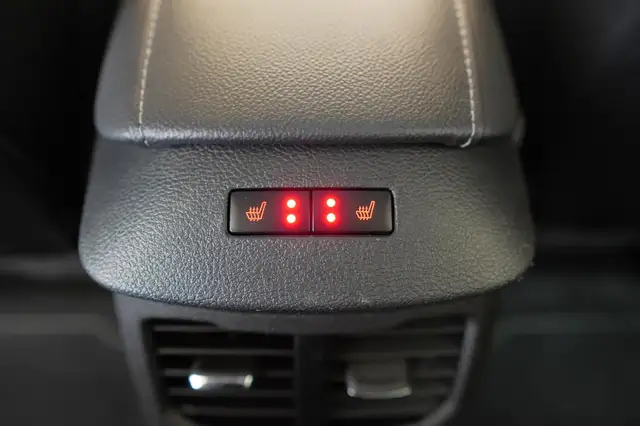 Ford Mondeo view 25