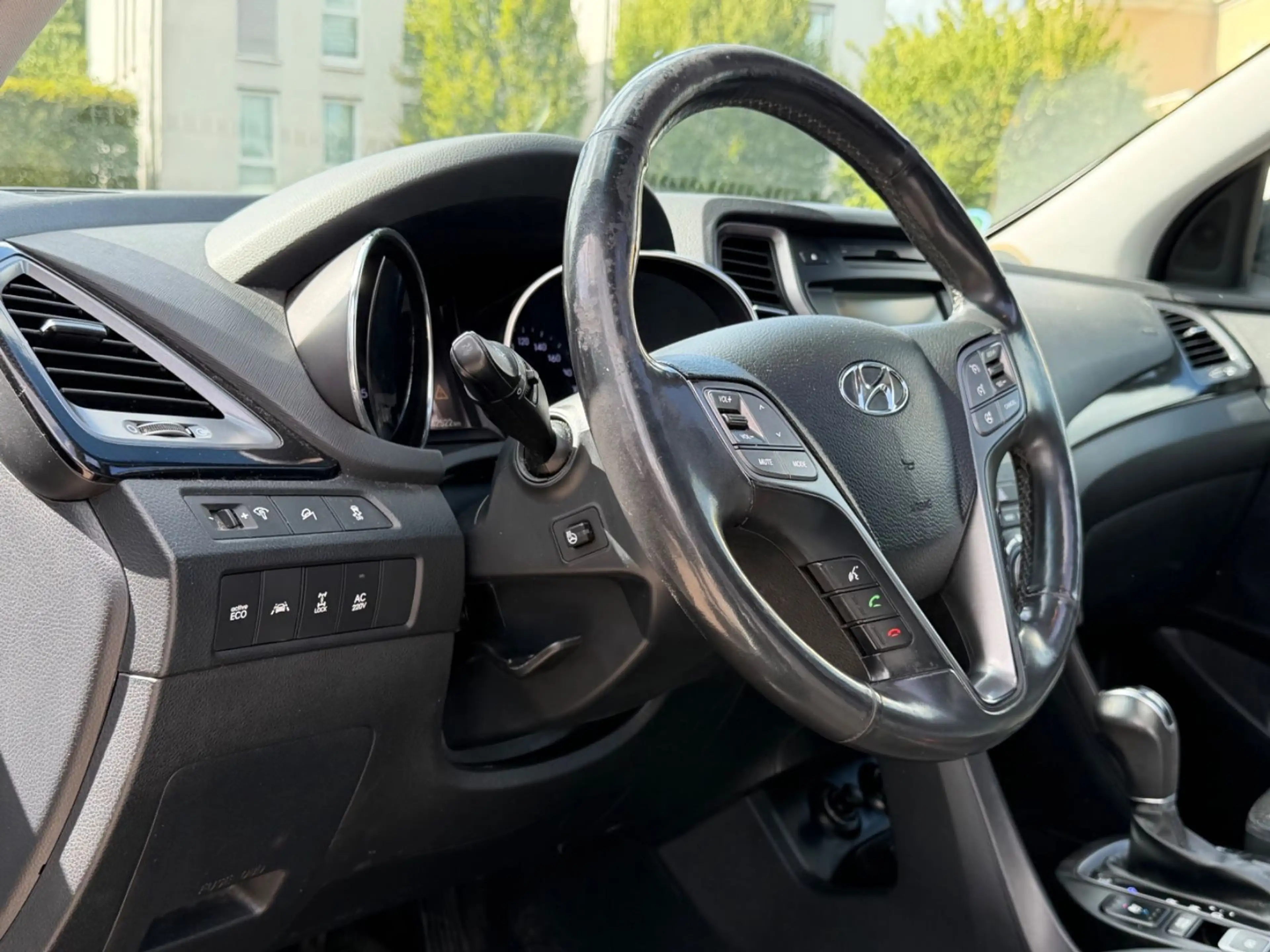 Hyundai SANTA FE Premium 4WD — photo 12