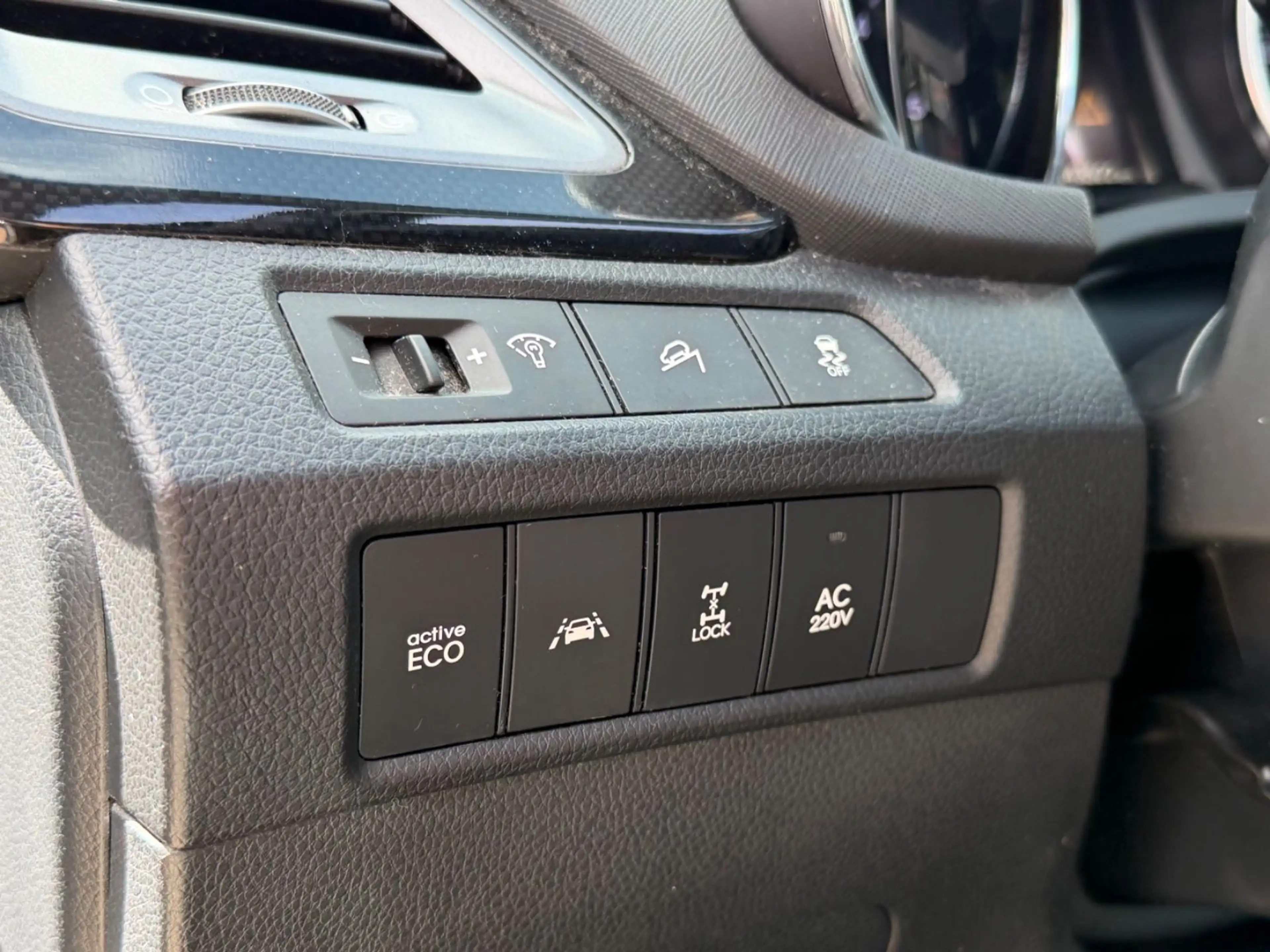 Hyundai SANTA FE Premium 4WD — photo 13