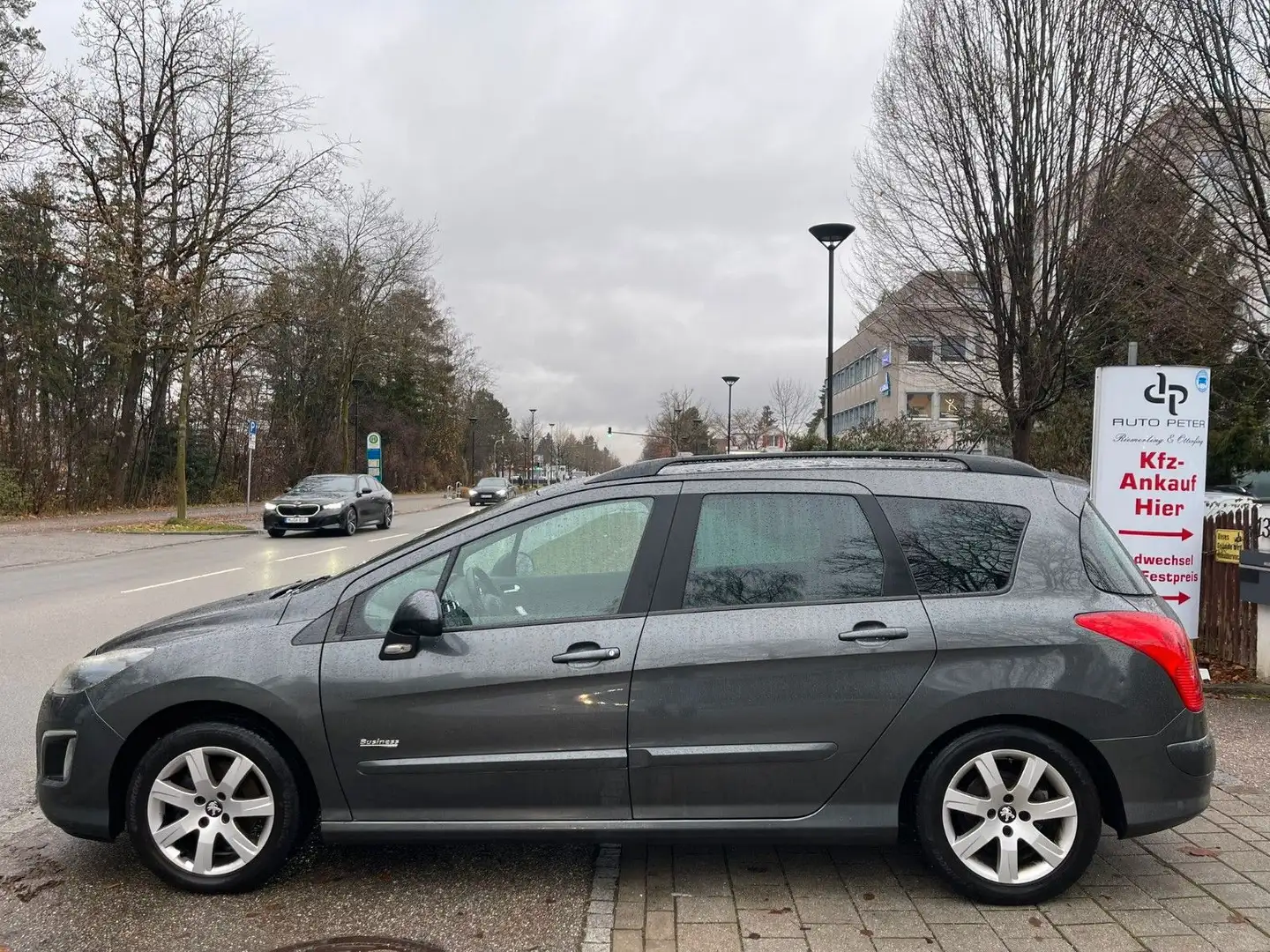 Peugeot 308 SW Business-Line Grau - 2