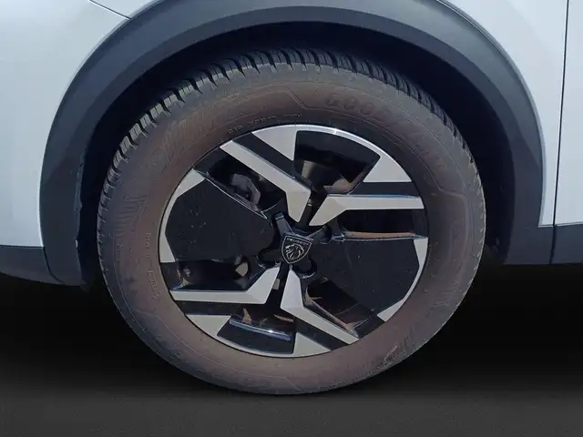 Peugeot 2008 view 8