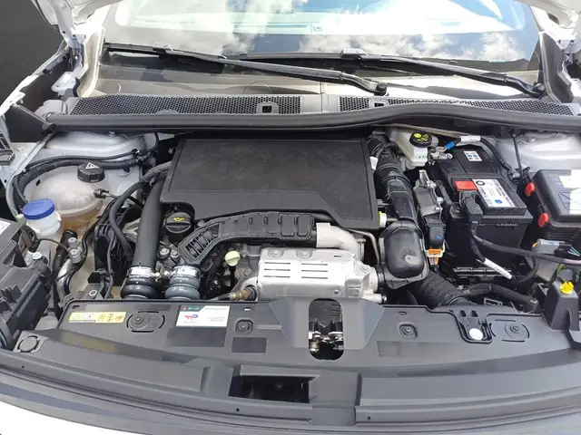 Peugeot 2008 view 5