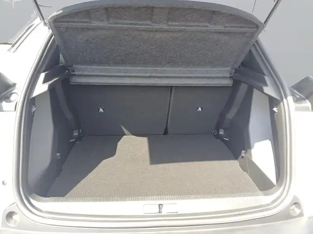 Peugeot 2008 view 10