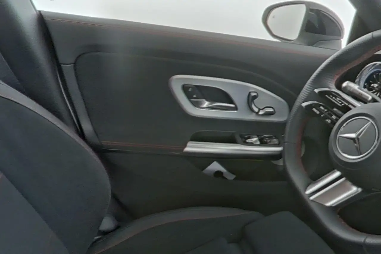 Mercedes-Benz CLA 4MATIC AMG Line, миниатюра 15