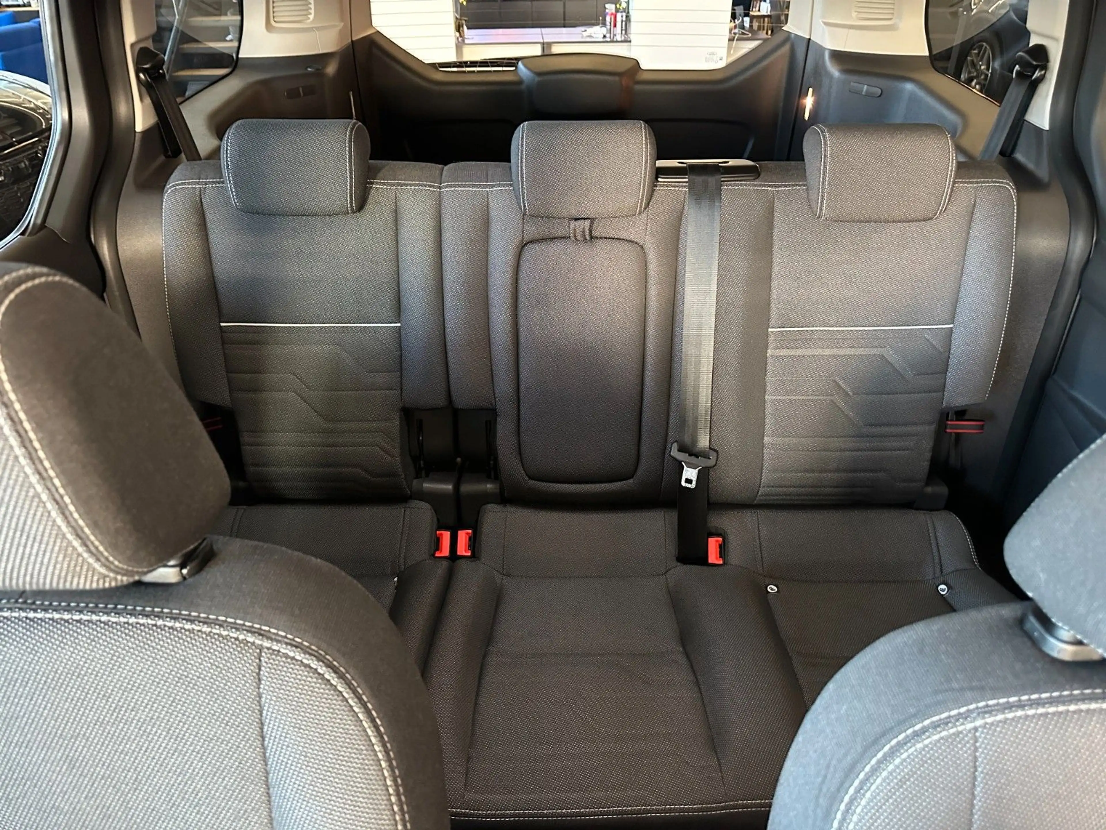 Ford Tourneo Connect Grand *PANO*SZHZ*TEMPO*NAVI*PDC*KAMERA* — photo 12