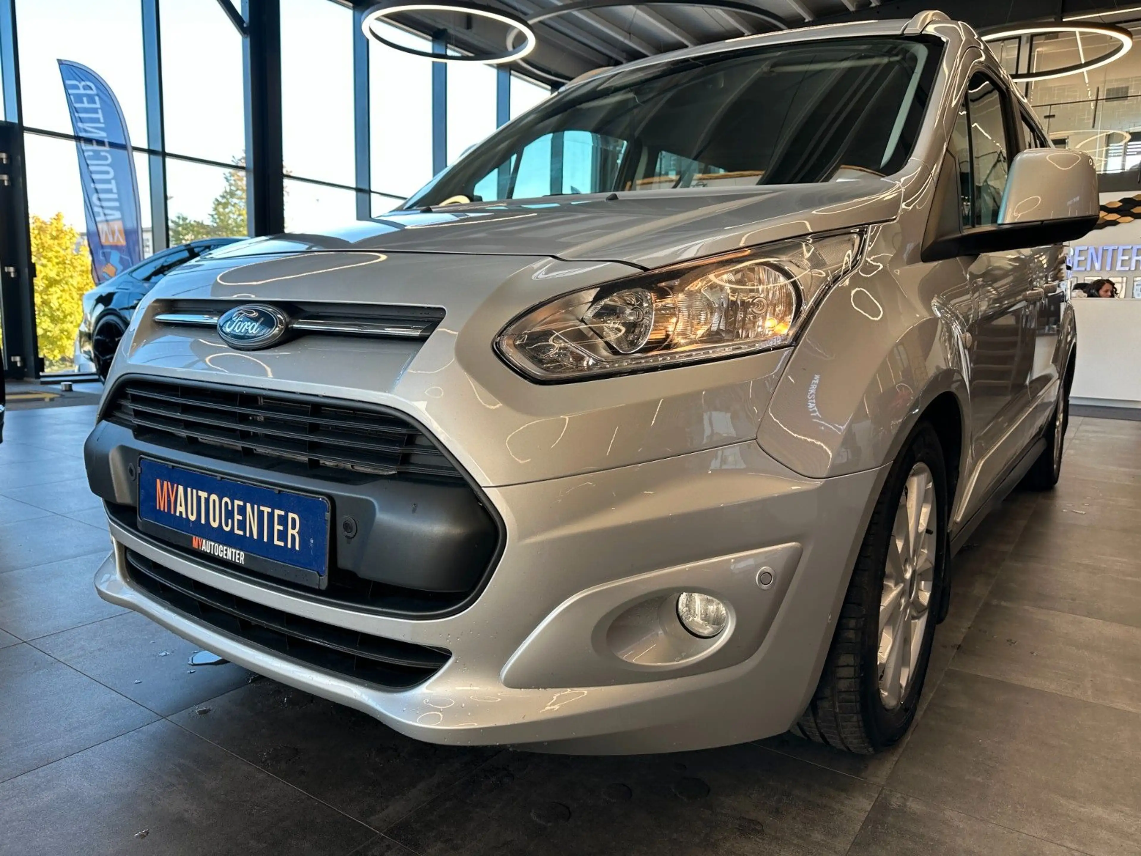 Ford Tourneo Connect Grand *PANO*SZHZ*TEMPO*NAVI*PDC*KAMERA* — photo 4