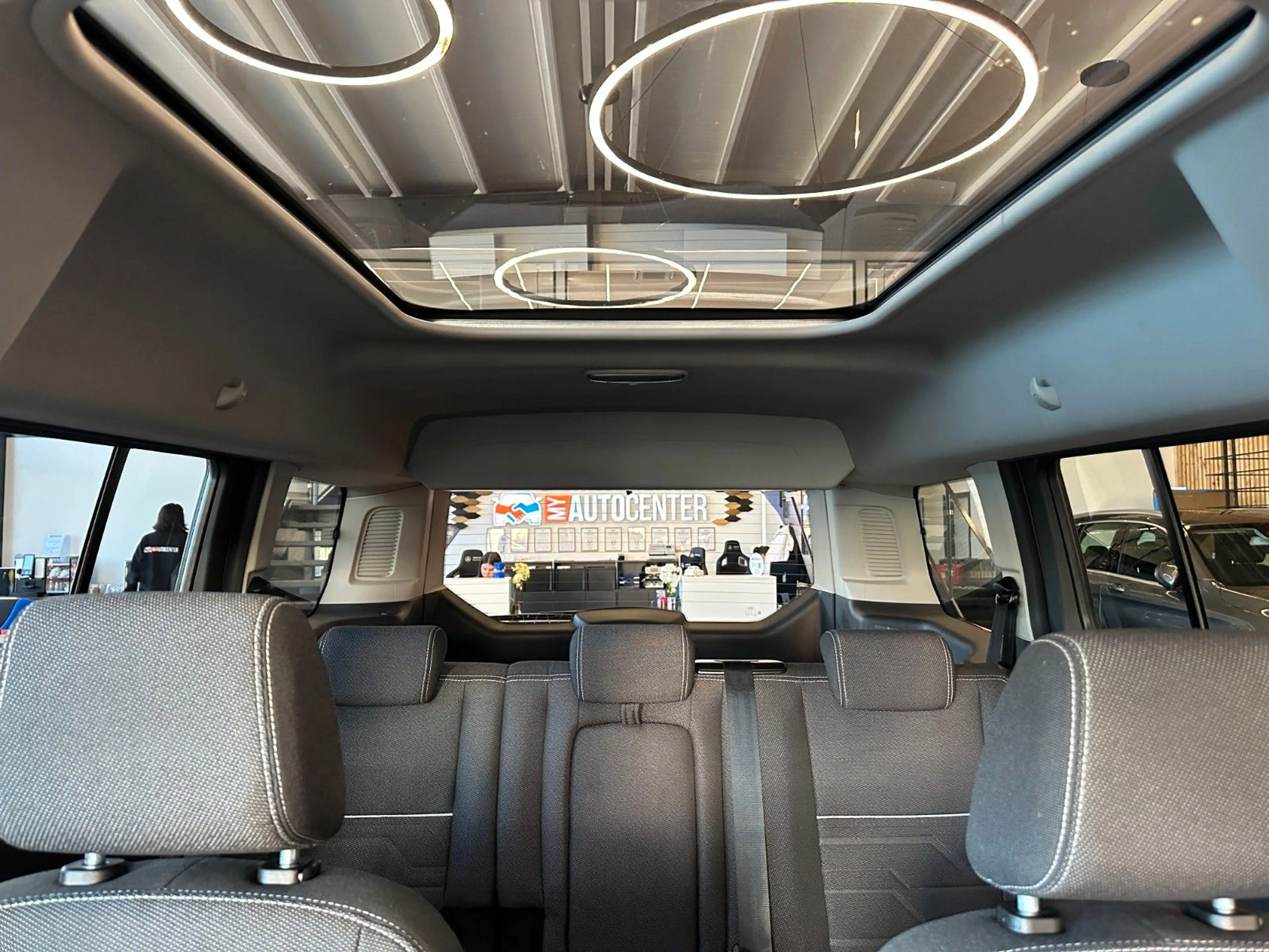 Ford Tourneo Connect Grand *PANO*SZHZ*TEMPO*NAVI*PDC*KAMERA* — photo 11