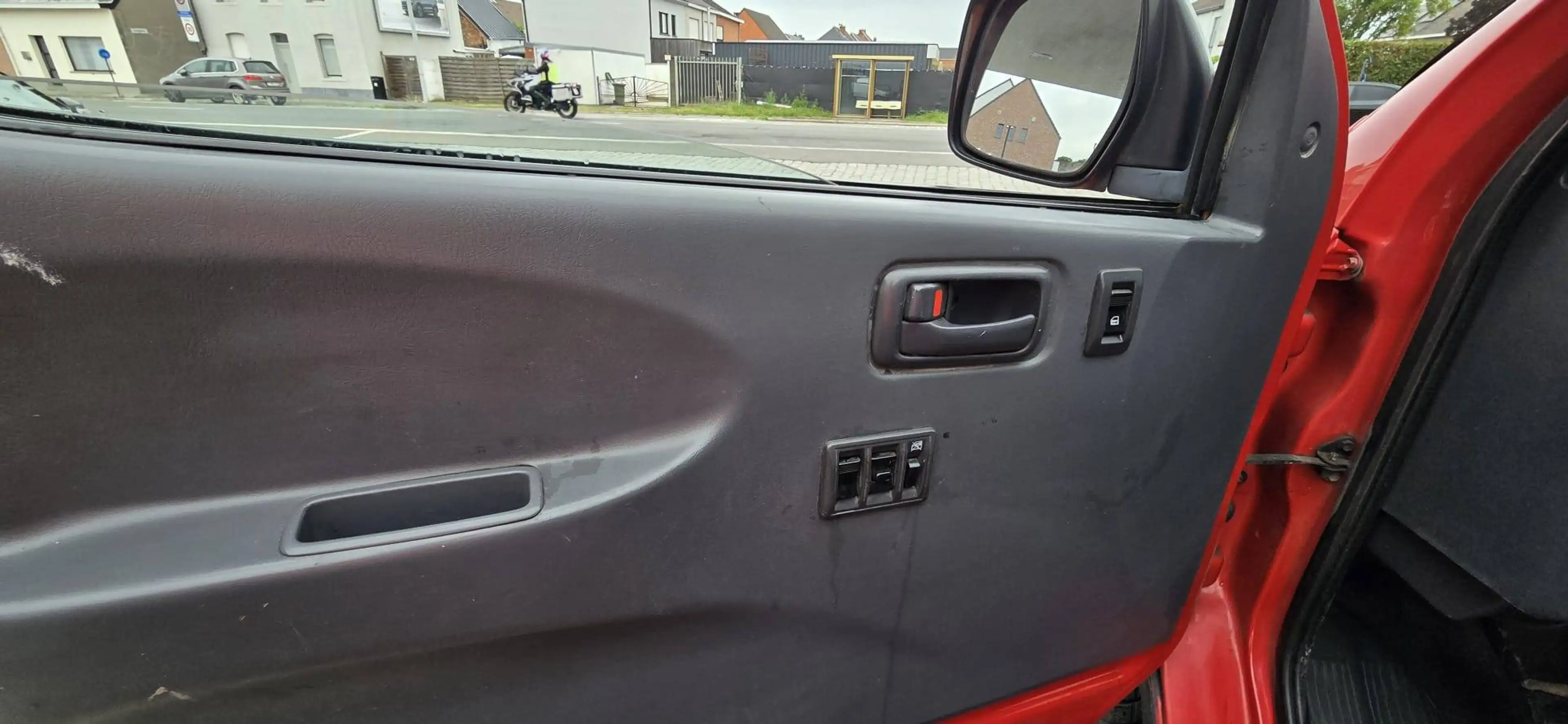 Toyota Hiace 2.5 Turbo D4D LX 4x4 (Hayon/Achterklep) — photo 14
