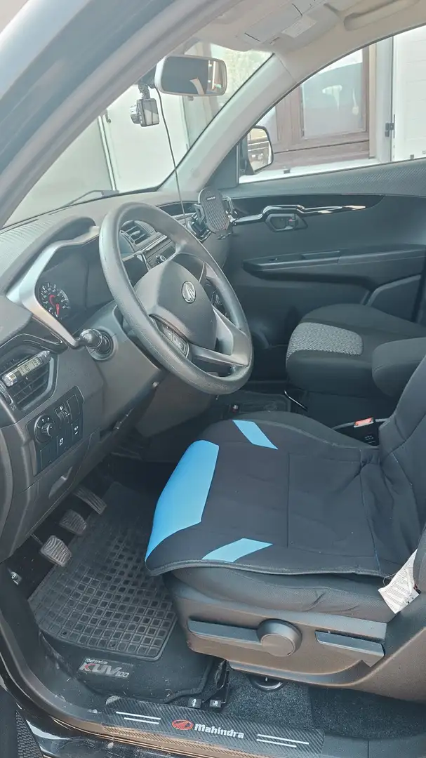 Mahindra KUV100 K6 - 2