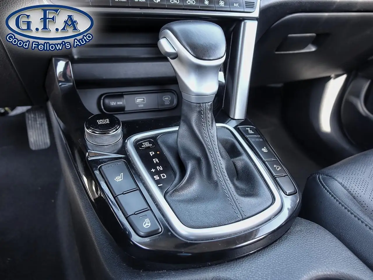Kia Seltos снимка Kia Seltos