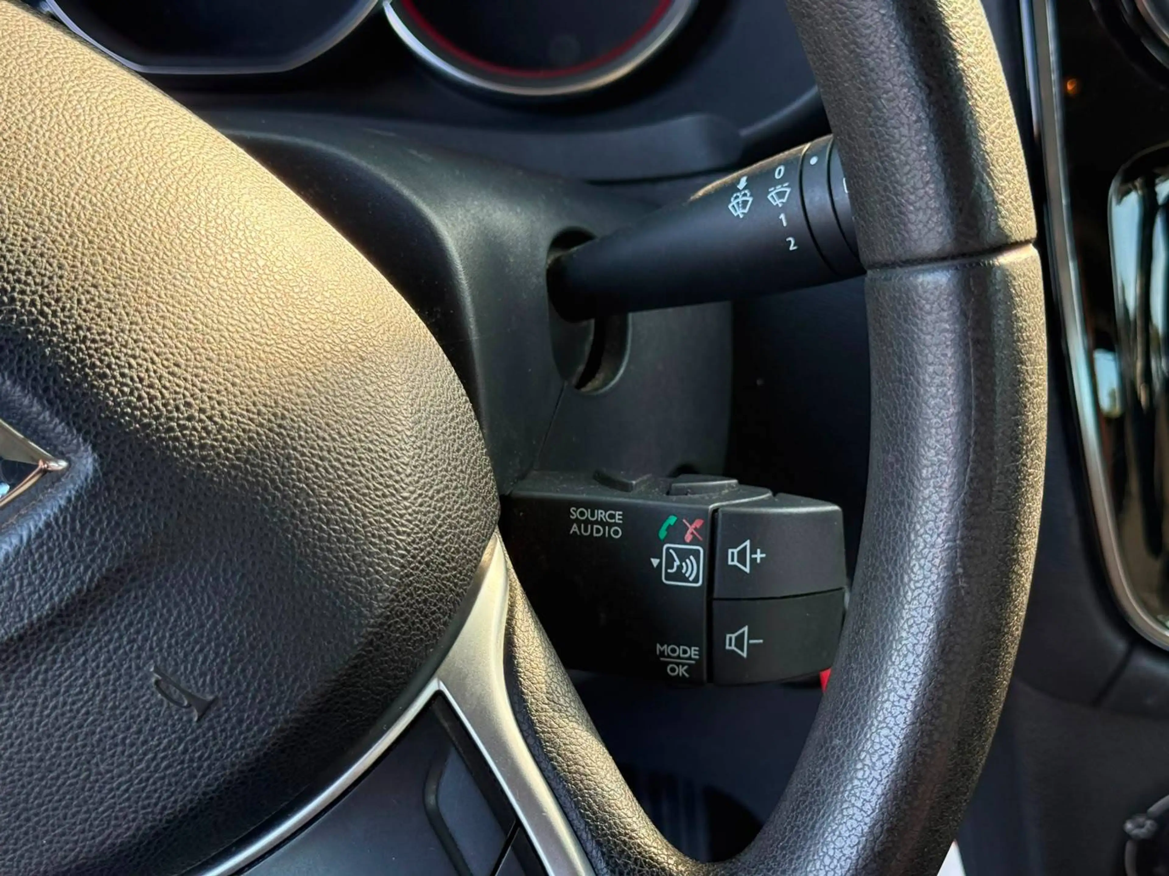 Dacia Dokker 1.6i Benzine Navi CruiseC Airco ParkeerS Eco — photo 13