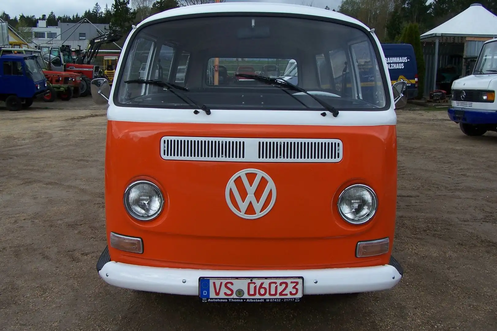 Volkswagen T2 narančasta - 2