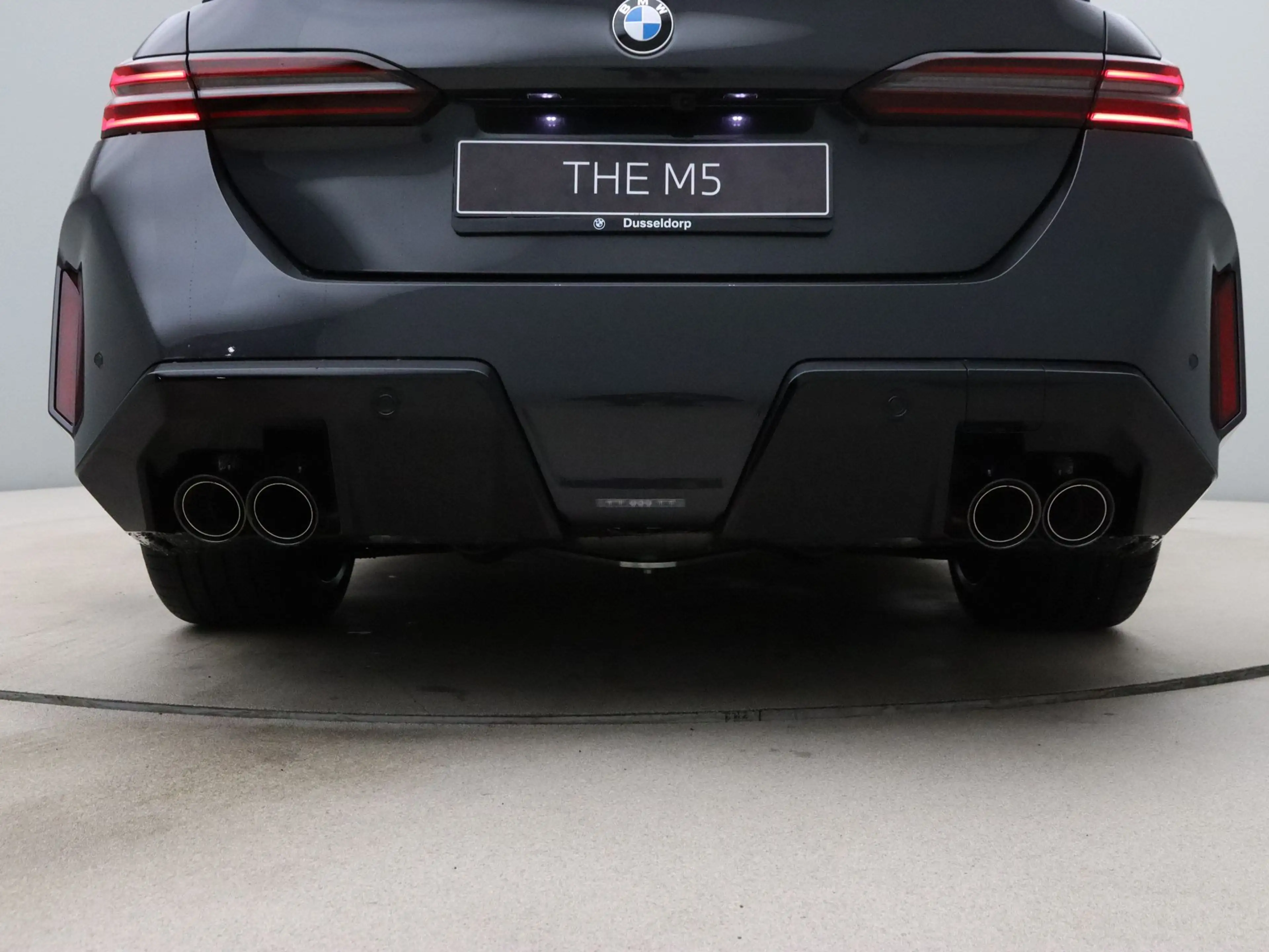 BMW M5 Sedan — photo 12