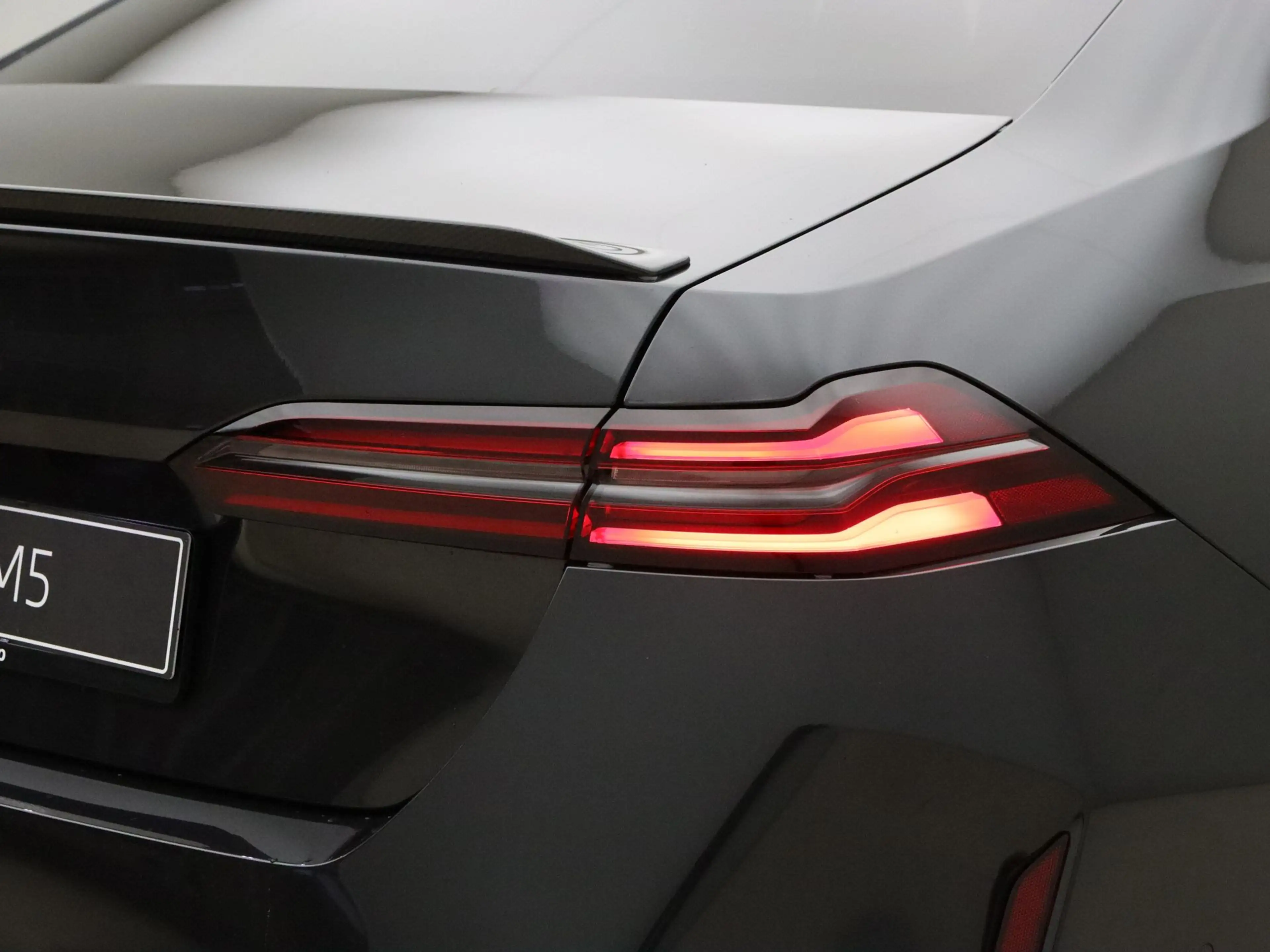 BMW M5 Sedan — photo 11