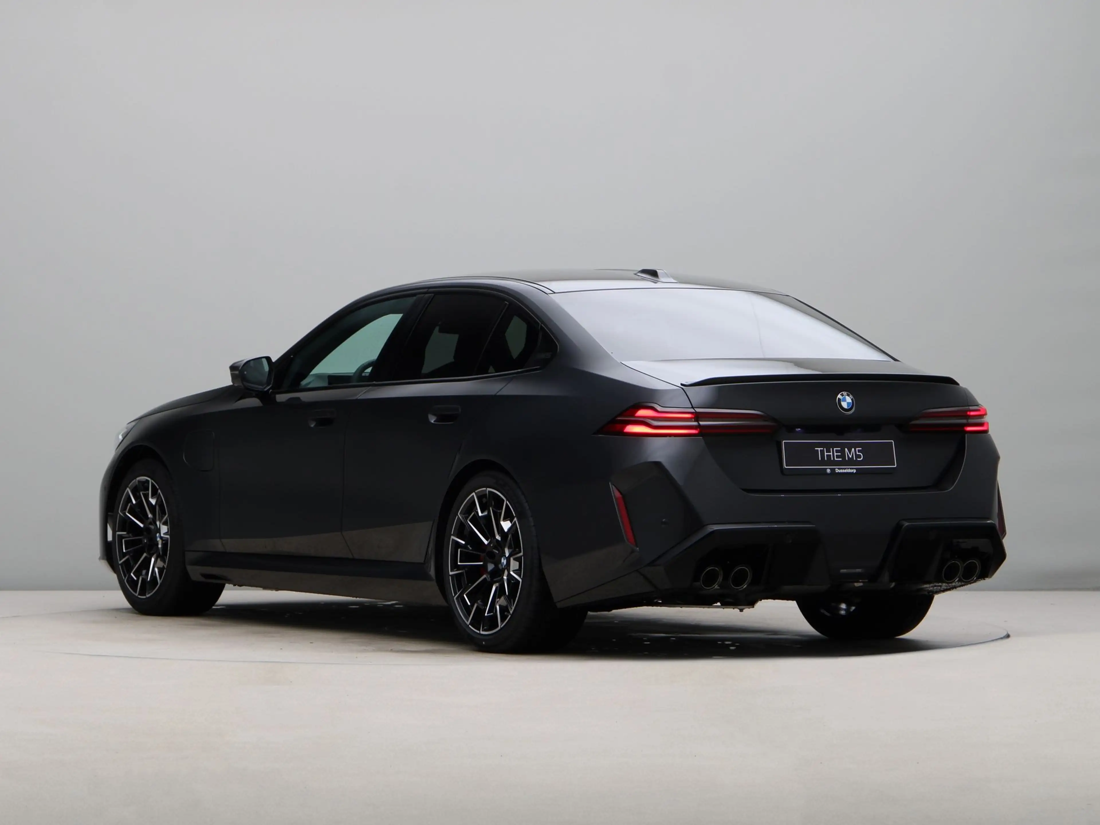 BMW M5 Sedan — photo 7