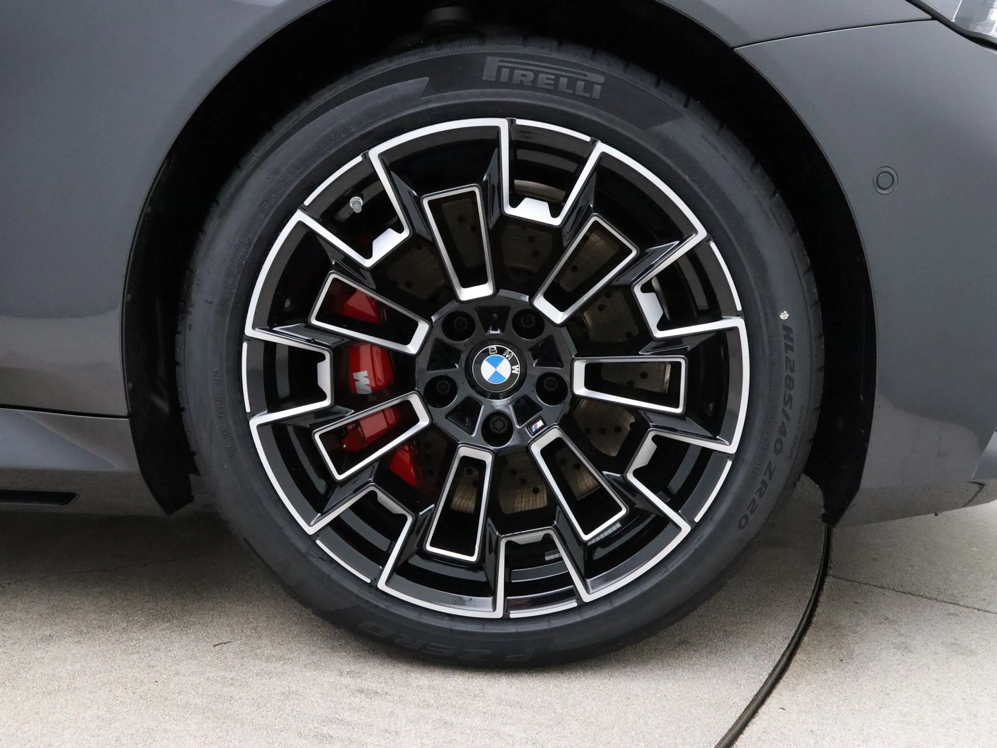 BMW M5 Sedan — photo 9