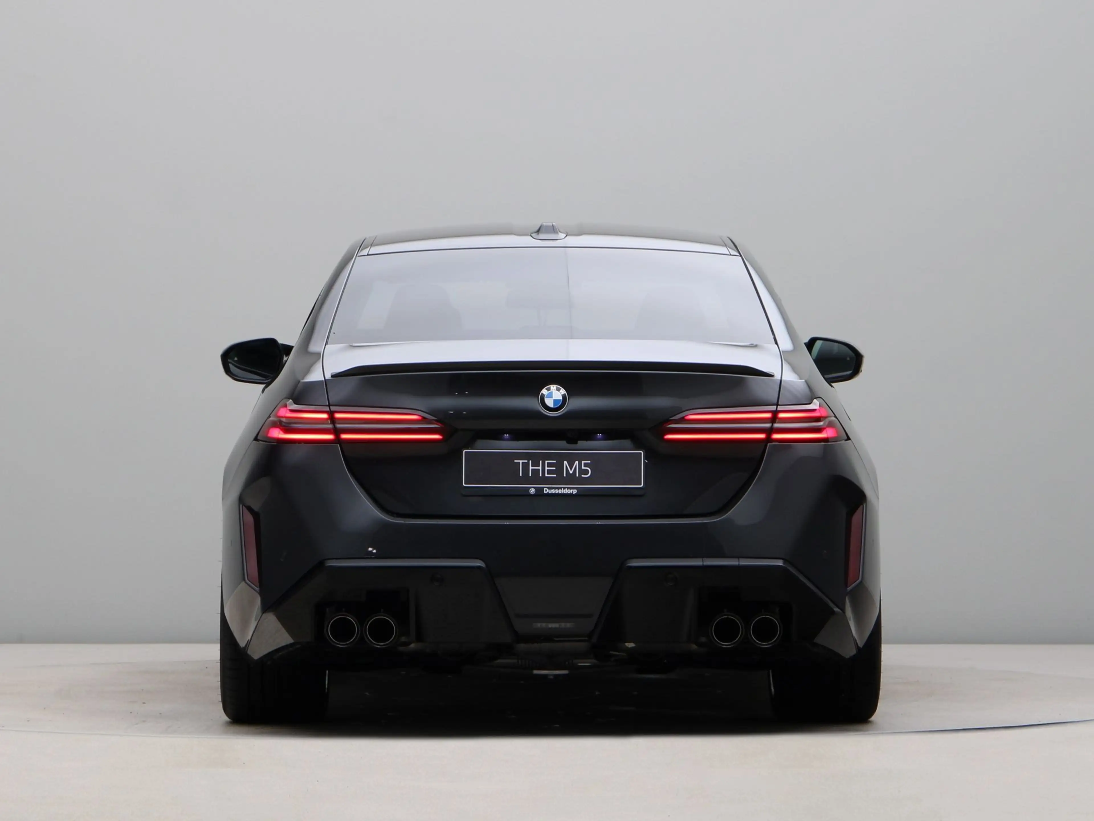 BMW M5 Sedan — photo 6
