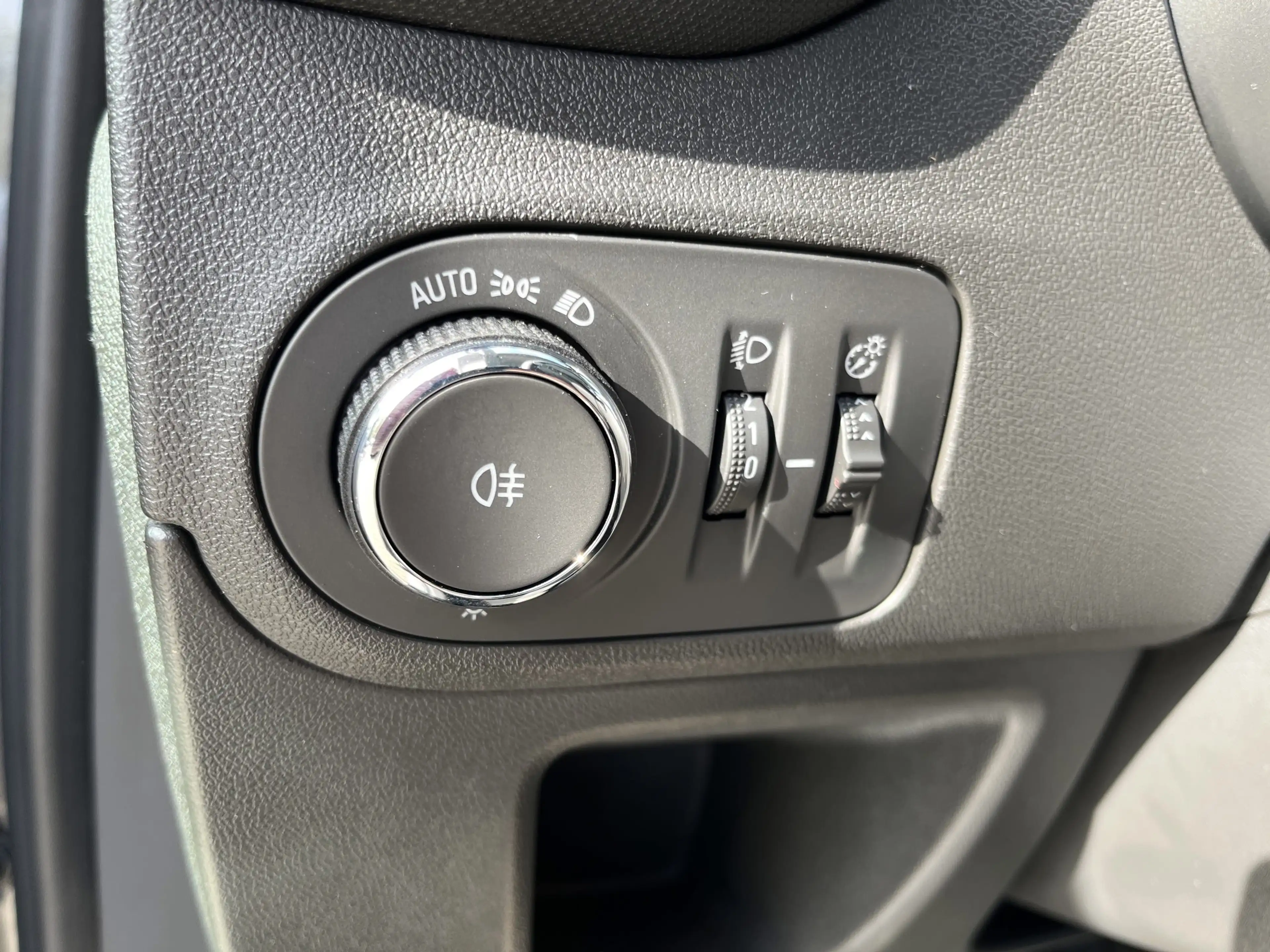 Opel Crossland 1.2 Turbo Elegance LED+SHZ+2xKlima — photo 15