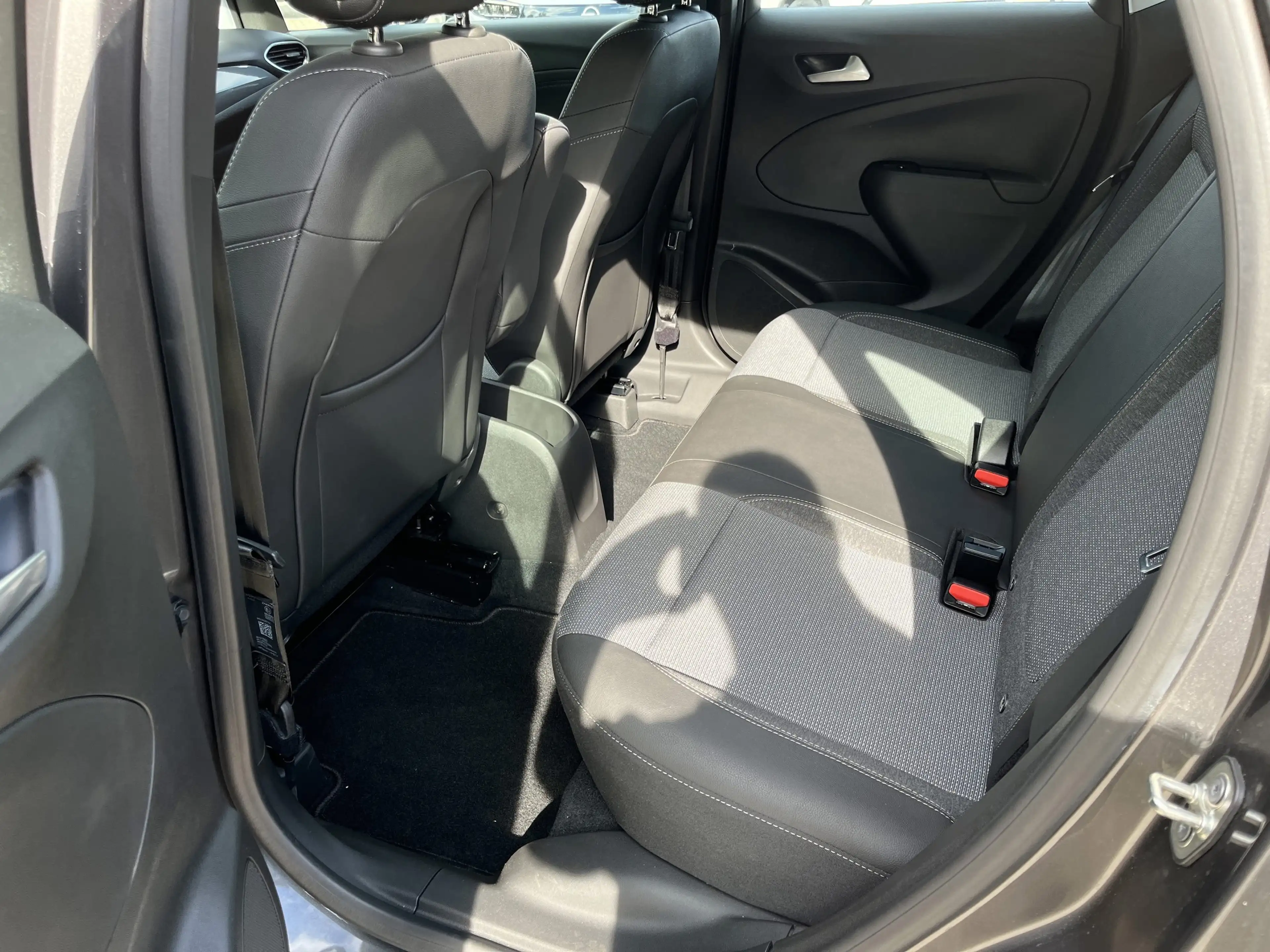 Opel Crossland 1.2 Turbo Elegance LED+SHZ+2xKlima — photo 12