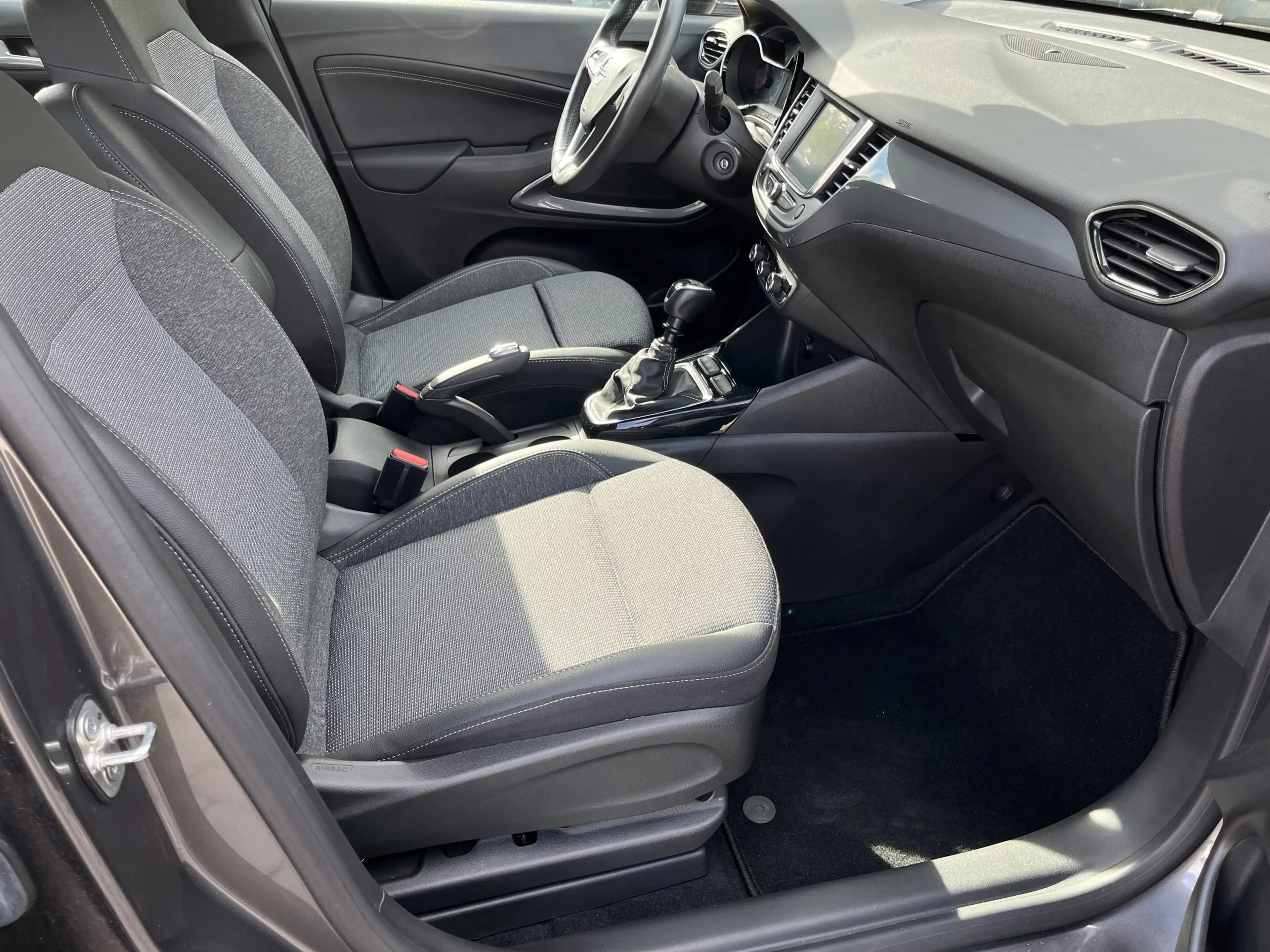 Opel Crossland 1.2 Turbo Elegance LED+SHZ+2xKlima — photo 9
