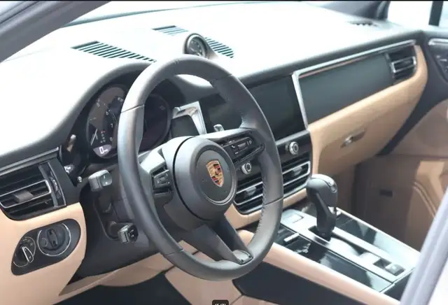 Porsche Macan view 9