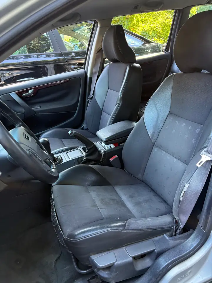 Volvo V70 2.4i, foto 8
