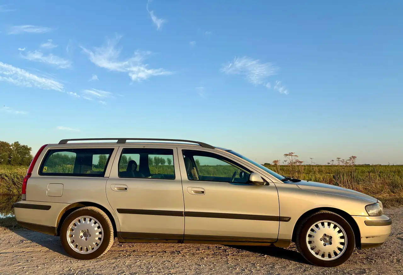 Volvo V70 2.4i, foto 7
