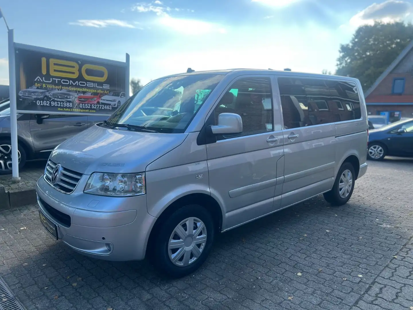 Volkswagen T5 Multivan 2.5 TDI +Navi+Panorama+AHK+Sitzhz+ Silber - 1