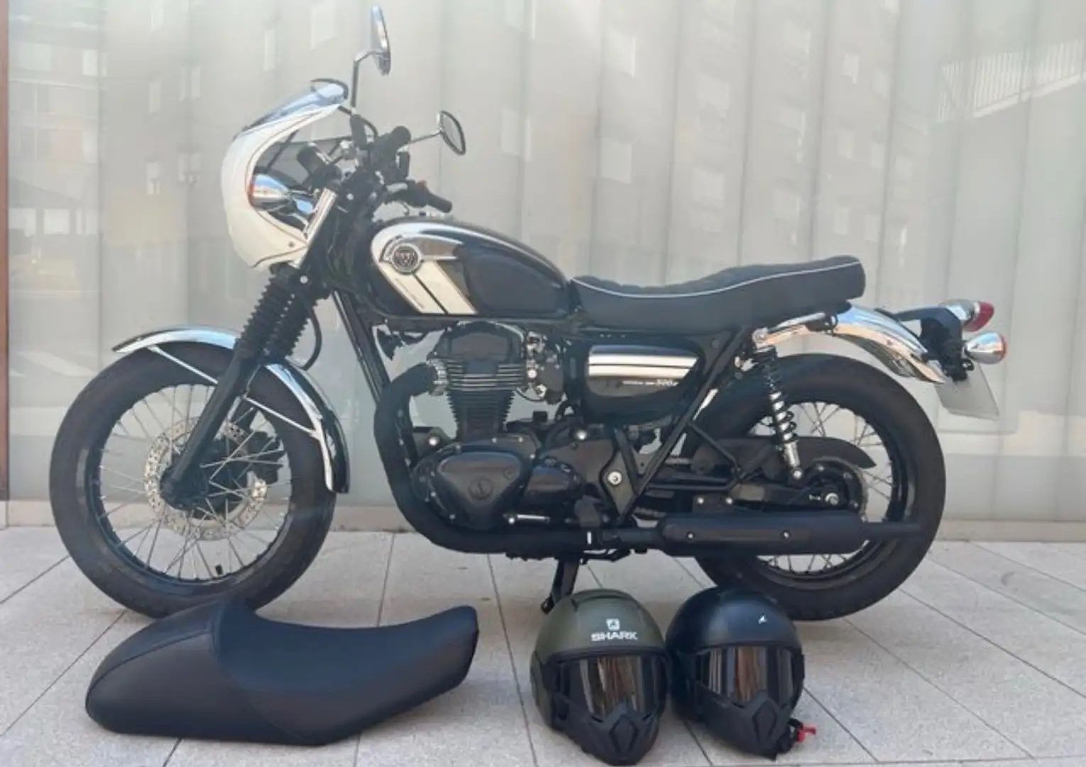 Kawasaki W 800 Blanco - 2