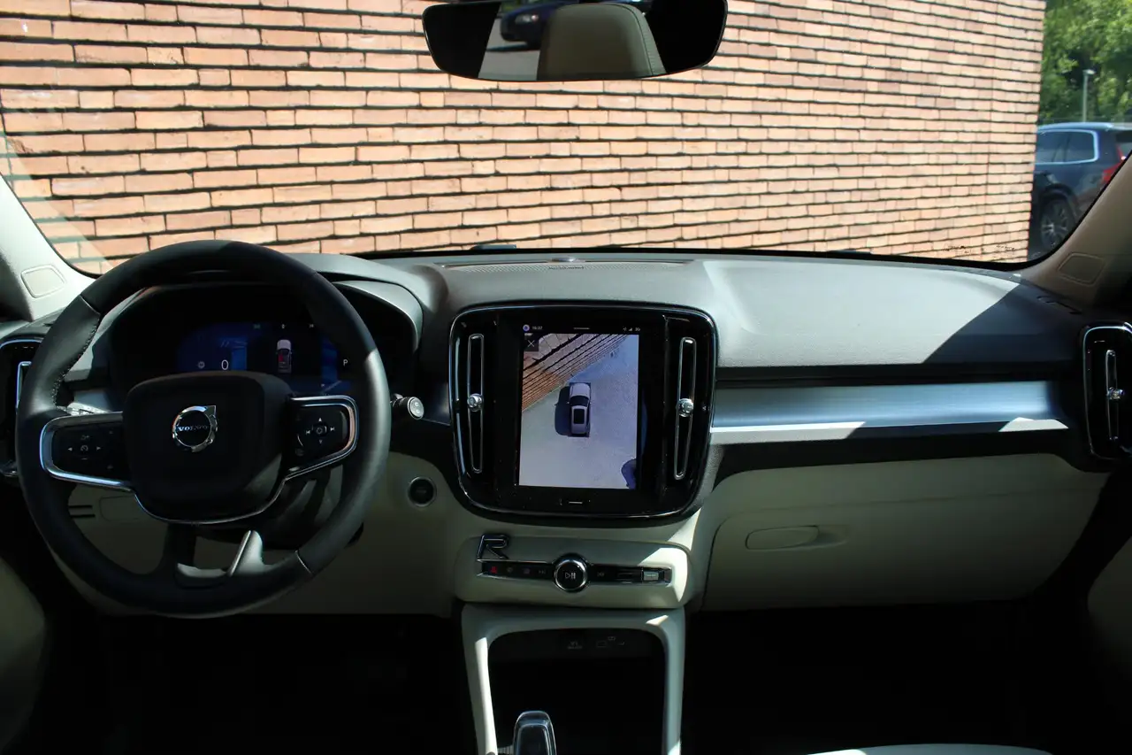 Volvo XC40 2026