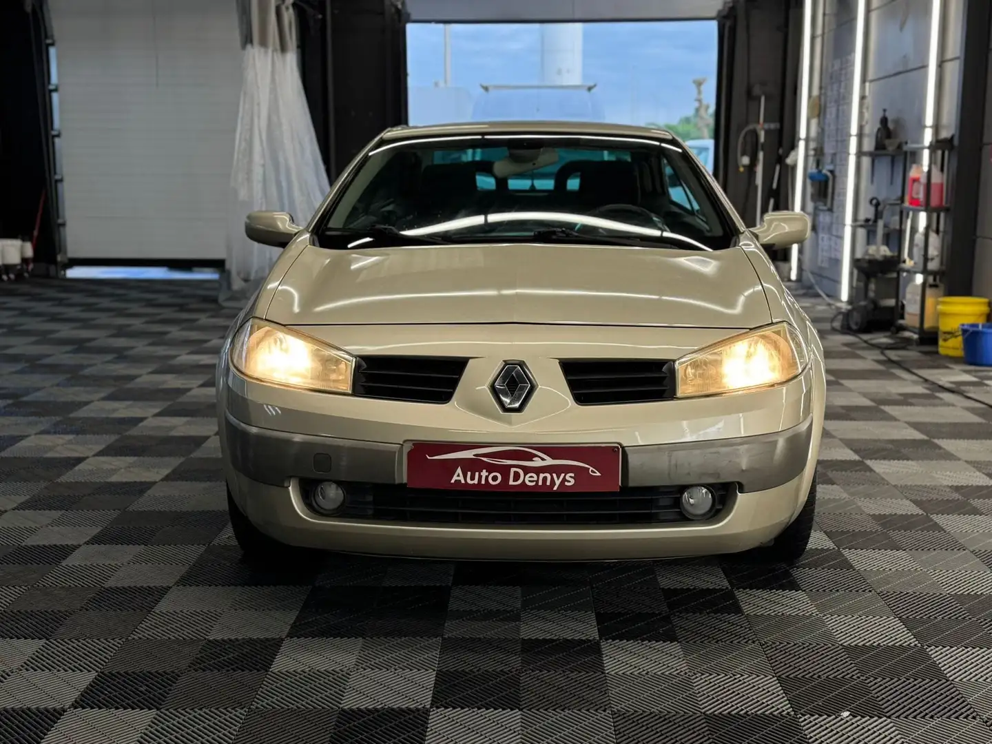 Renault Megane Mégane CABRIO CC 1.6i 16v Authentique Confort Or - 1