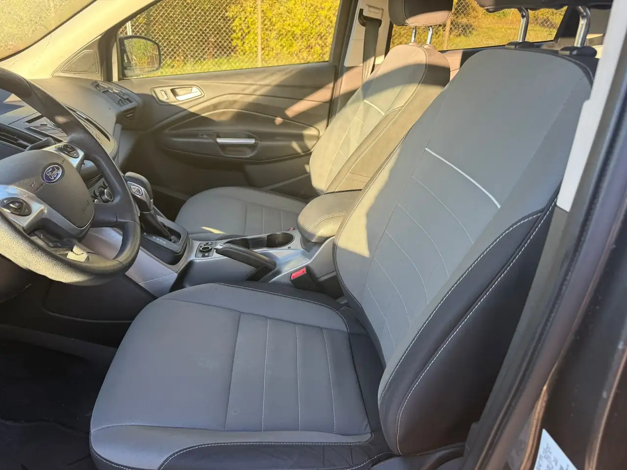 Ford Escape снимка Ford Escape