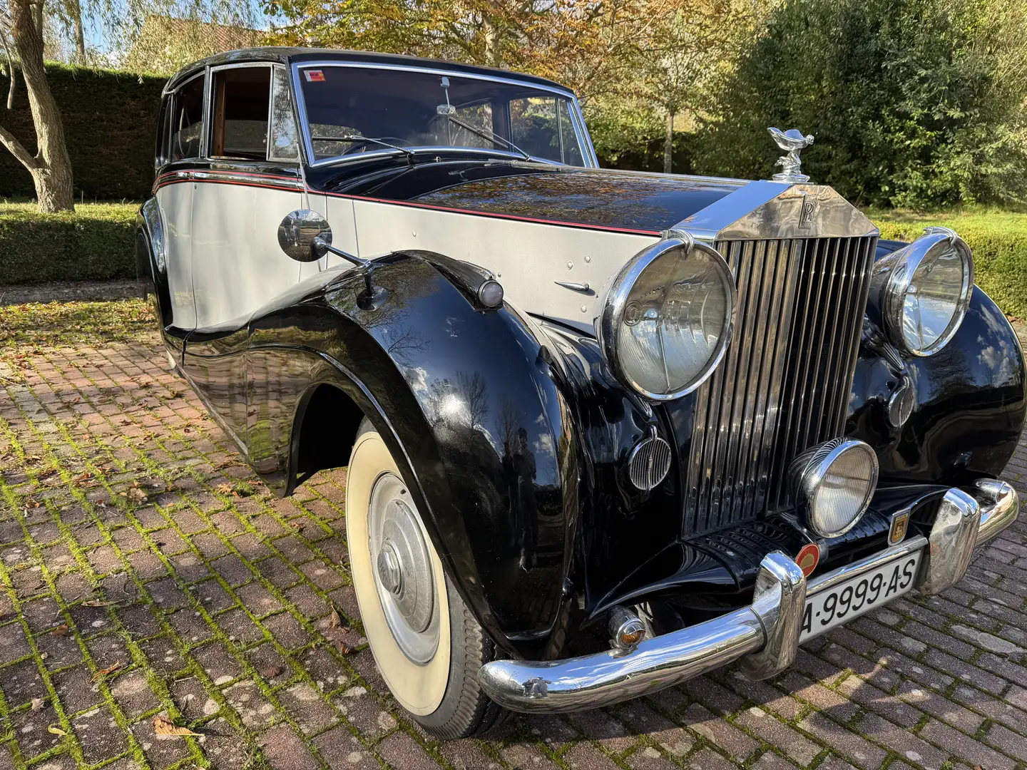 Rolls-Royce Silver Wraith - 1