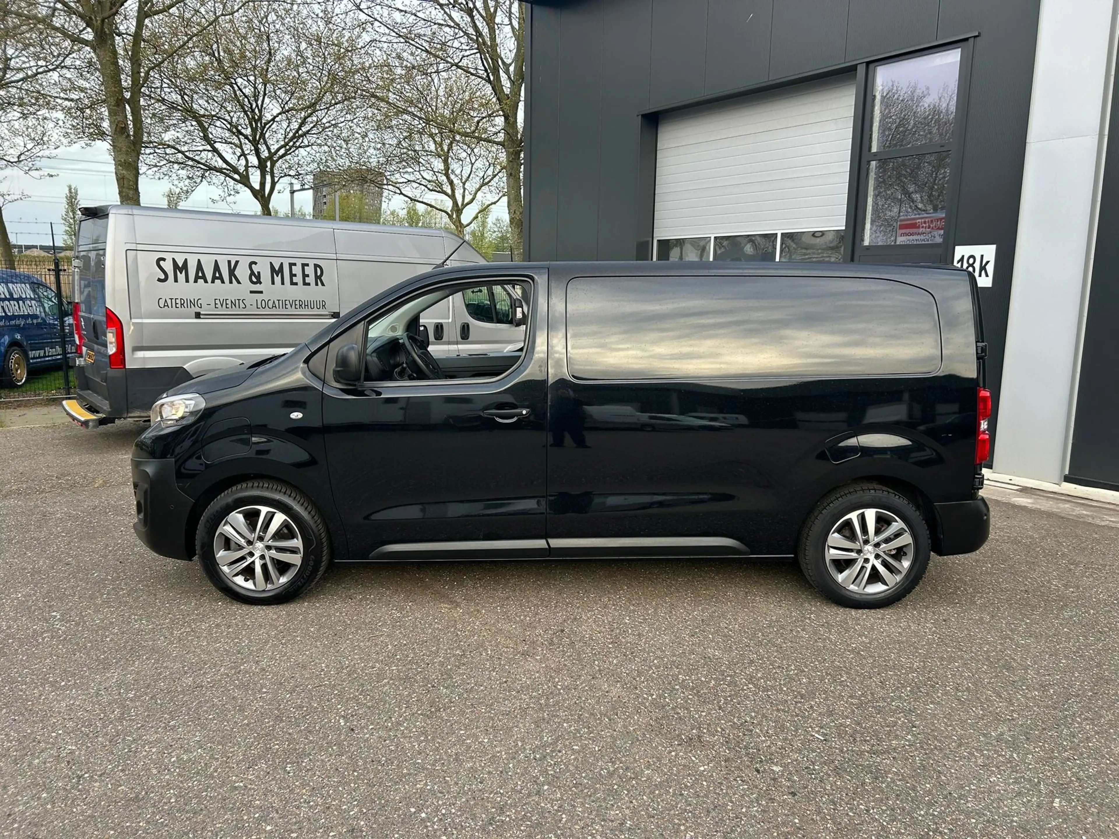 Peugeot e-Expert Standard Asphalt 50 kWh — photo 2
